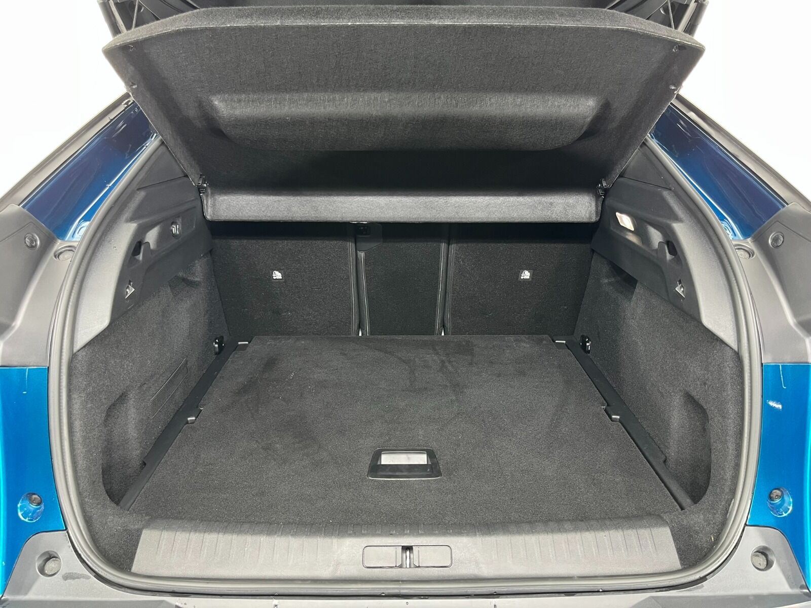 Peugeot 3008 Crossover 1.2 Hybrid Allure eDCS6 - 2025 - Detay