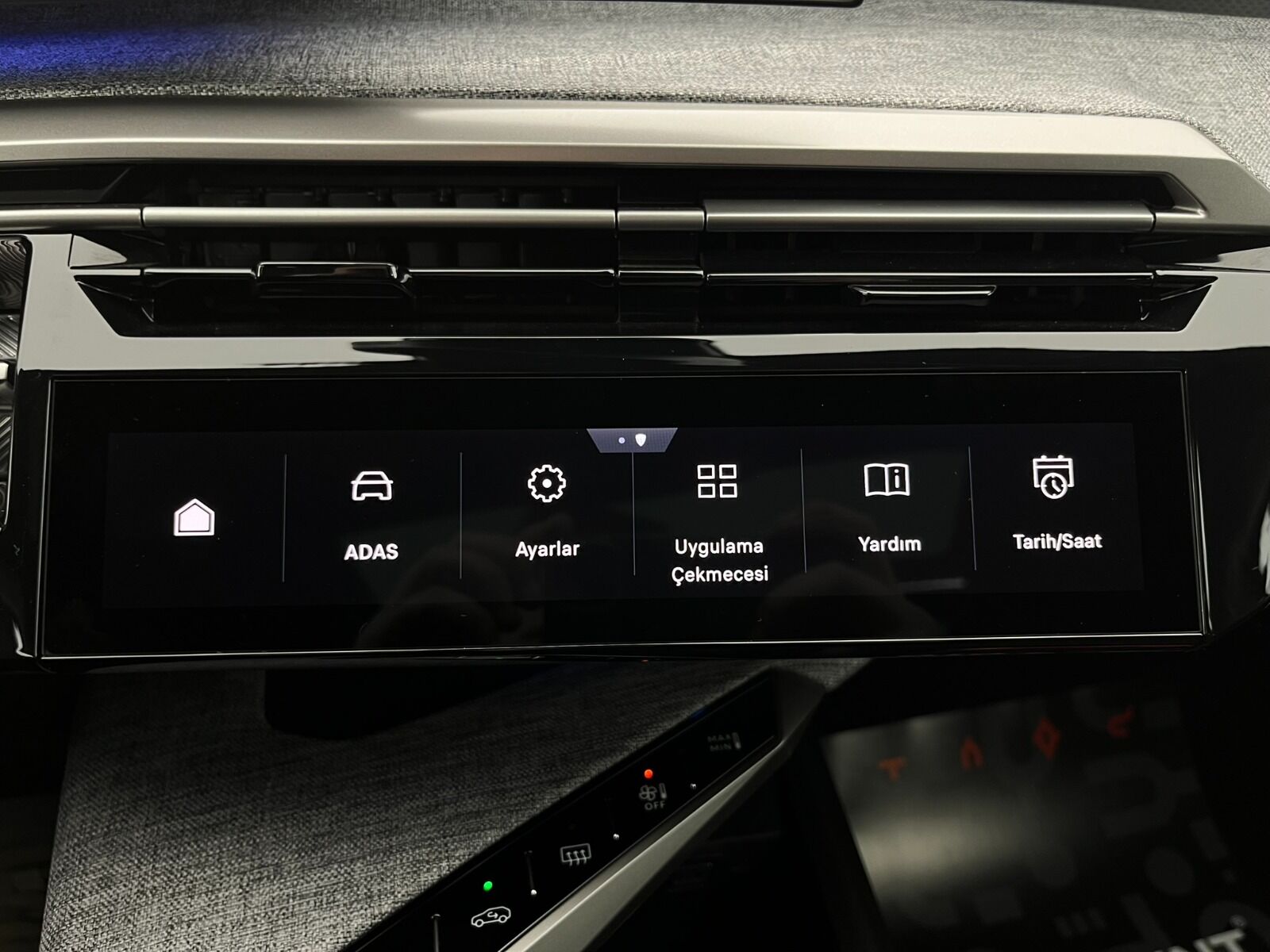 Peugeot 3008 Crossover 1.2 Hybrid Allure eDCS6 - 2025 - Detay