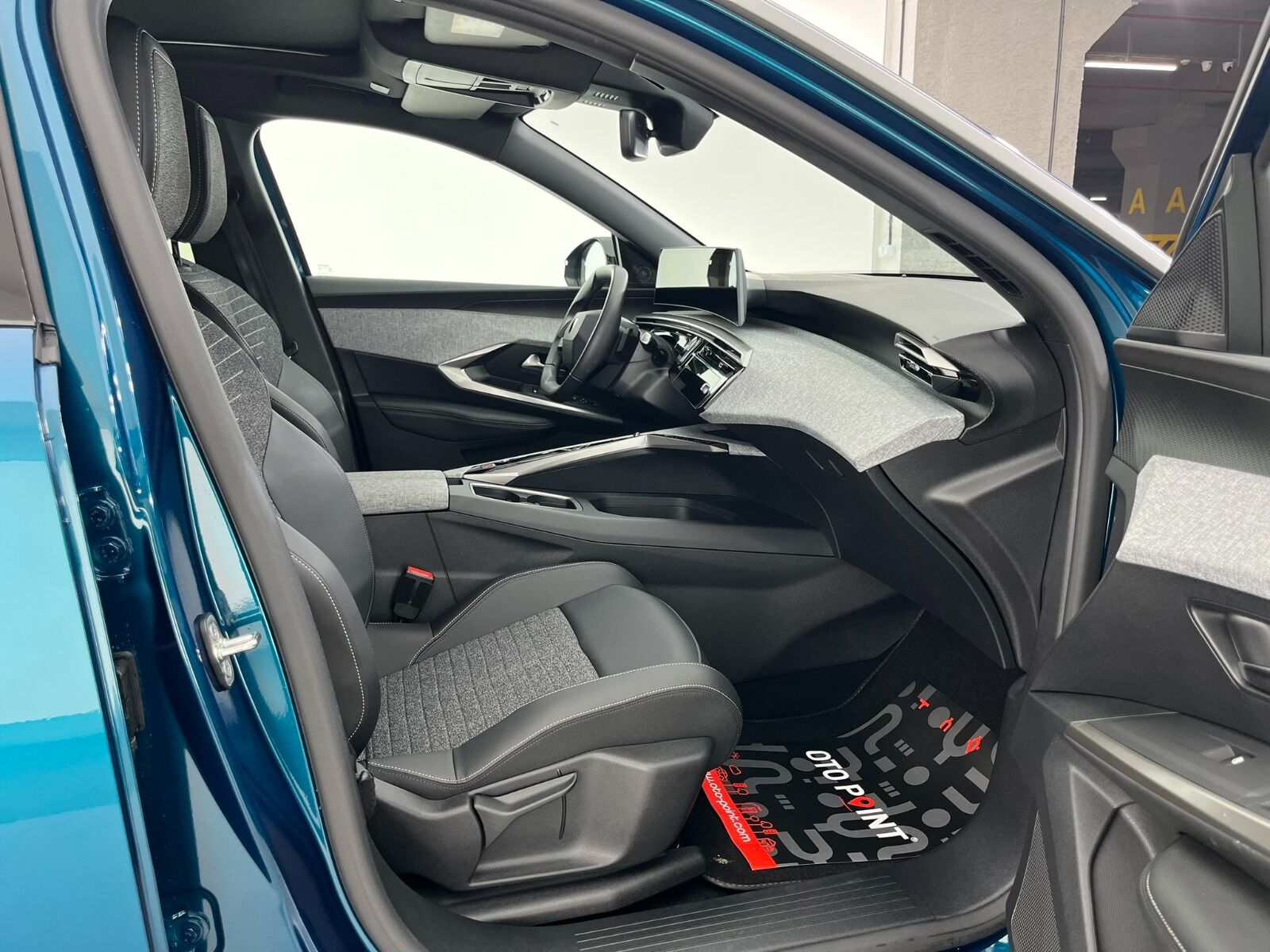 Peugeot 3008 Crossover 1.2 Hybrid Allure eDCS6 - 2025 - Detay