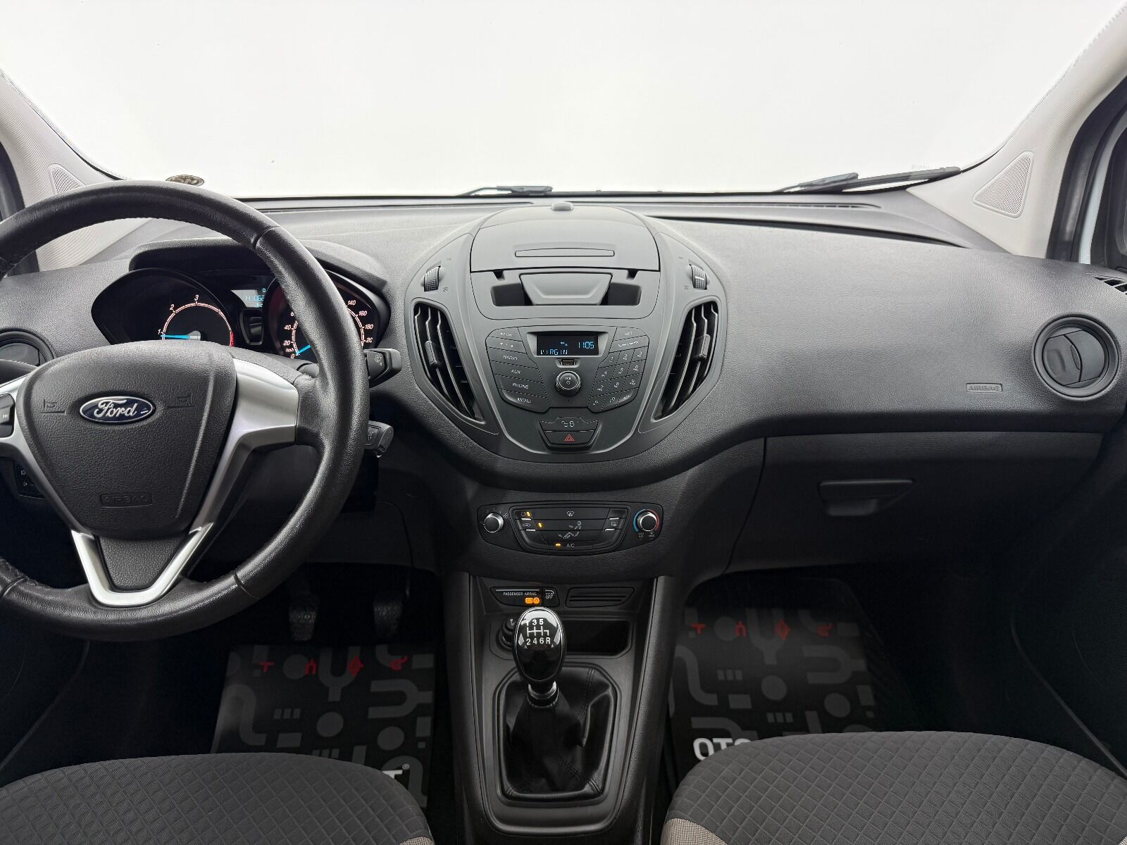 Ford Tourneo Courier 1.5 TDCI Deluxe - 2023 - Detay