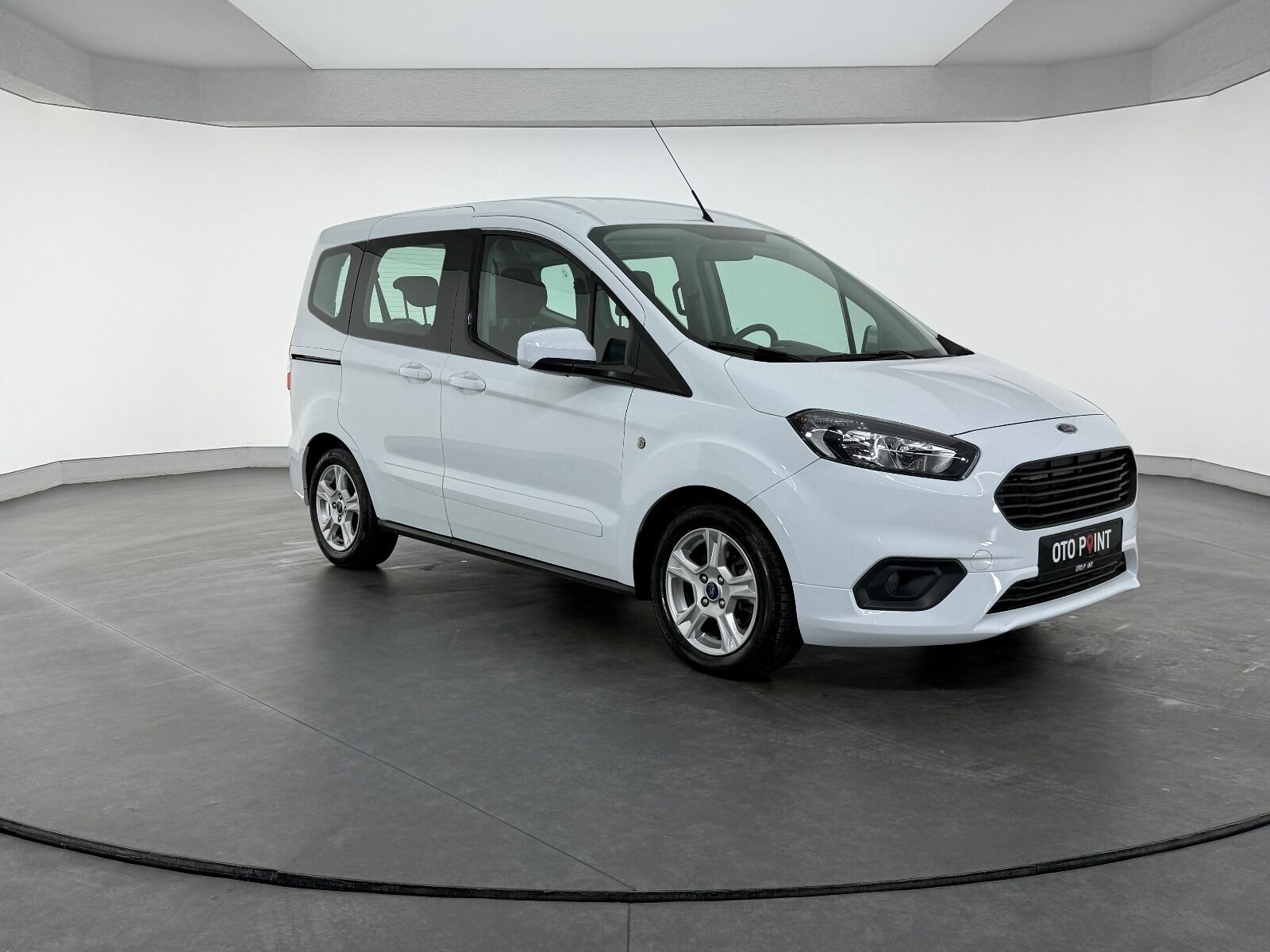 Ford Tourneo Courier 1.5 TDCI Deluxe - 2023 - Detay