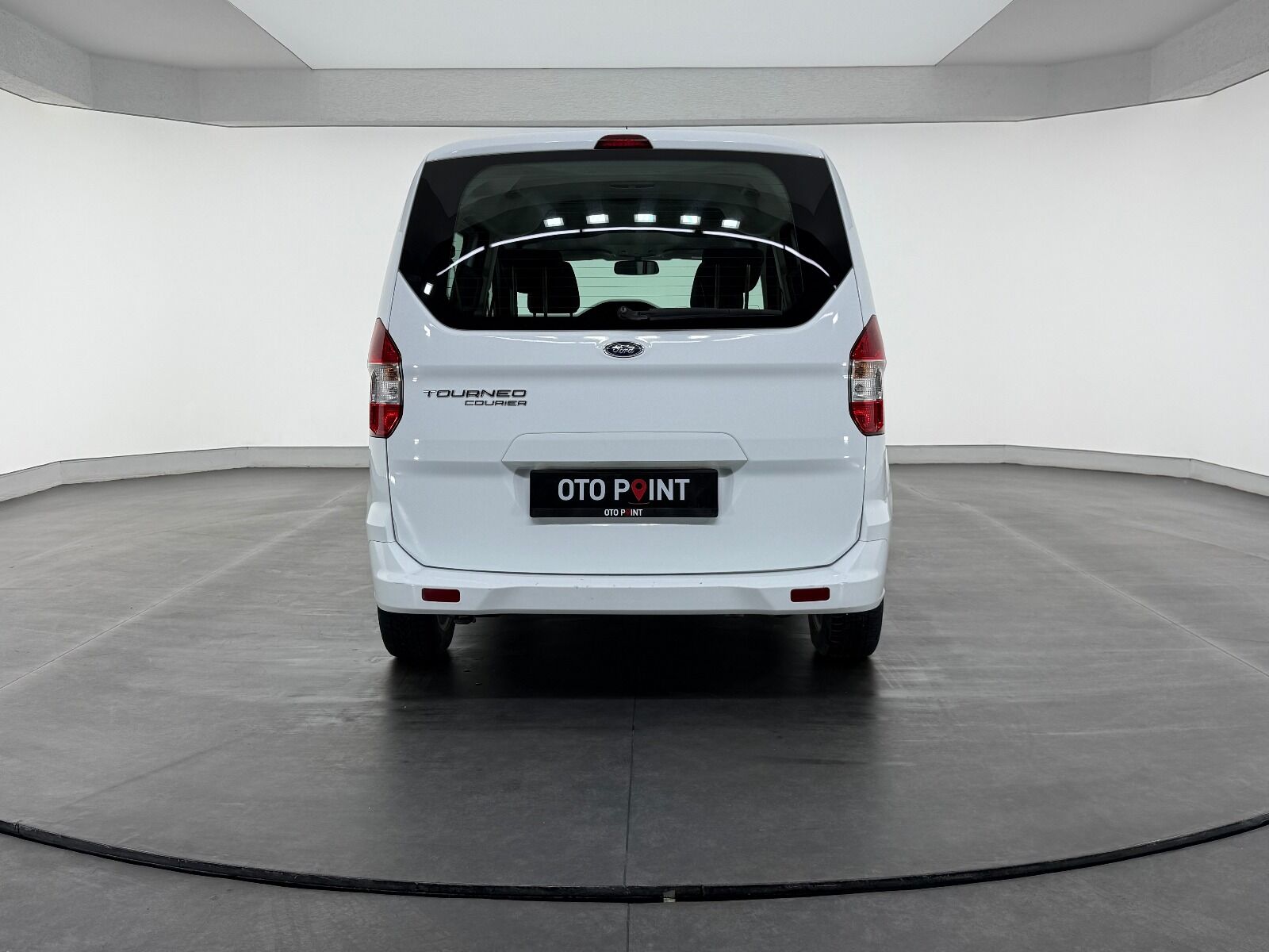 Ford Tourneo Courier 1.5 TDCI Deluxe - 2023 - Detay