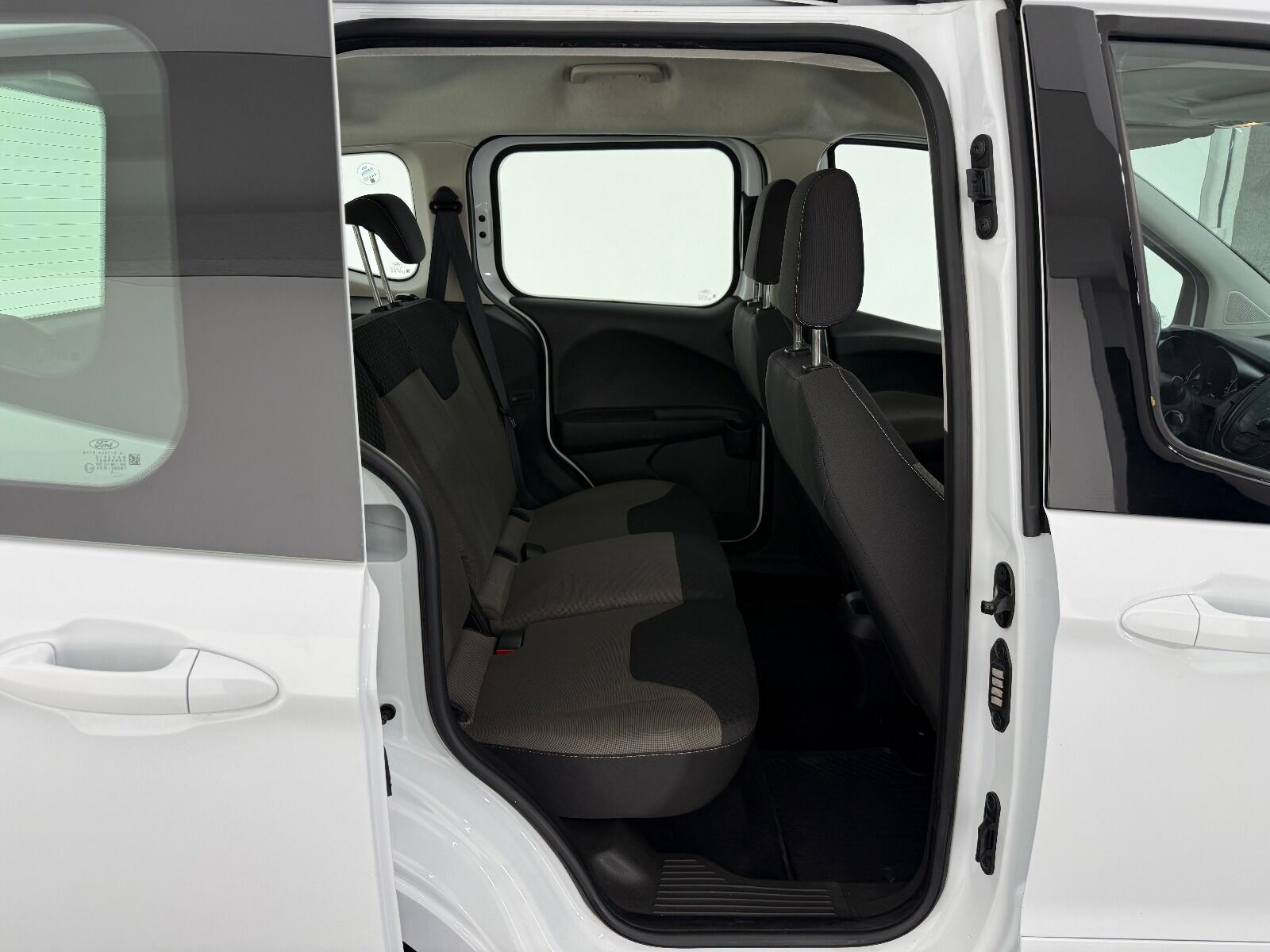 Ford Tourneo Courier 1.5 TDCI Deluxe - 2023 - Detay
