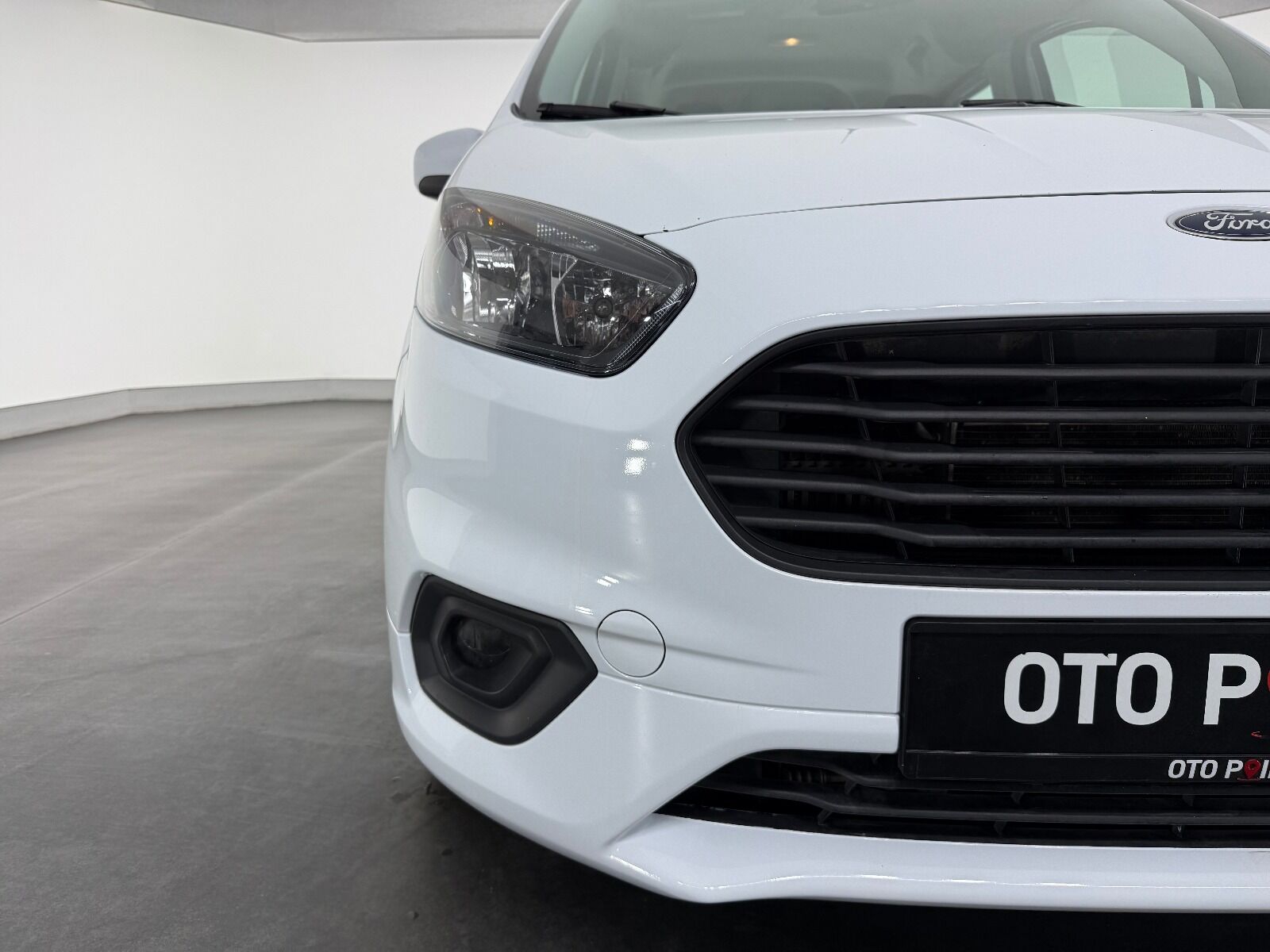 Ford Tourneo Courier 1.5 TDCI Deluxe - 2023 - Detay