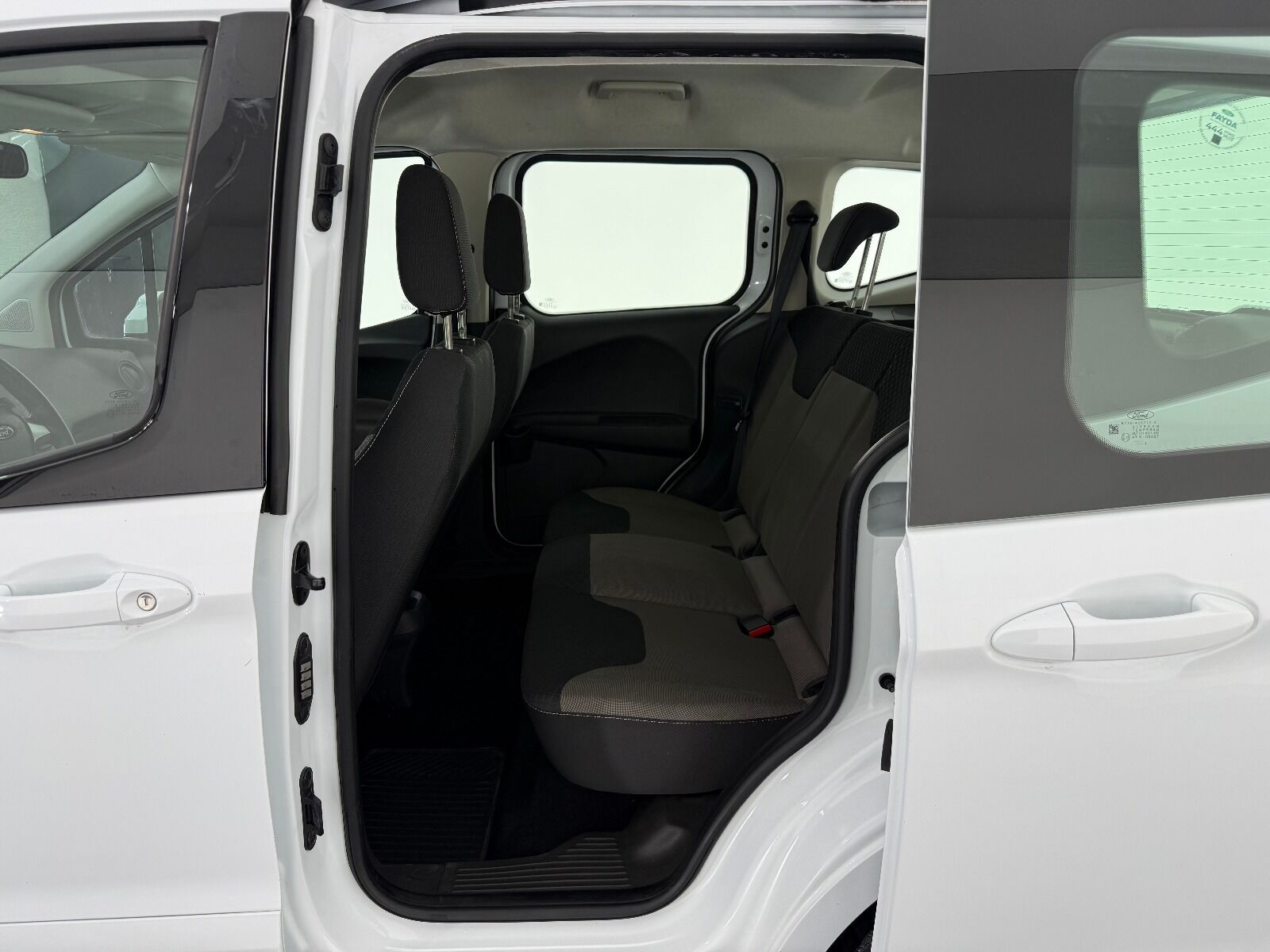Ford Tourneo Courier 1.5 TDCI Deluxe - 2023 - Detay
