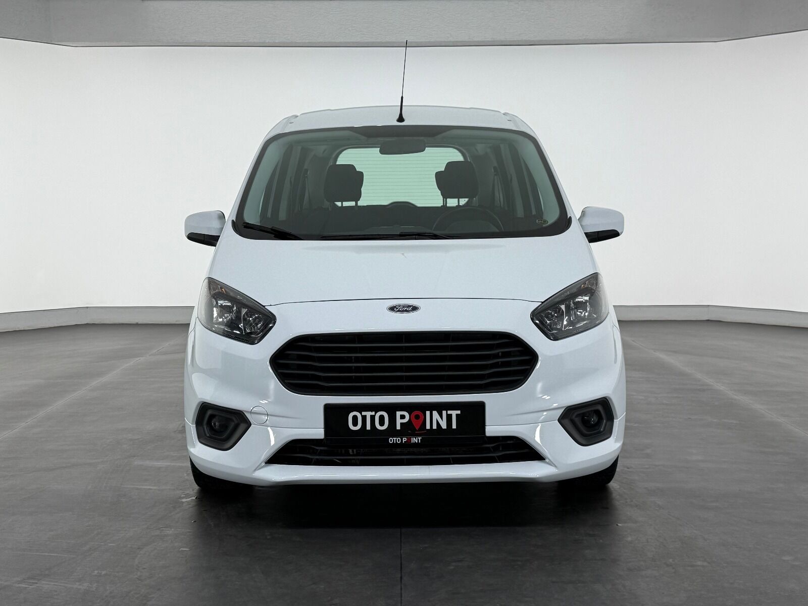 Ford Tourneo Courier 1.5 TDCI Deluxe - 2023