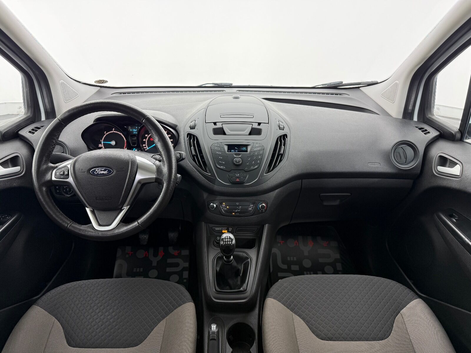 Ford Tourneo Courier 1.5 TDCI Deluxe - 2023 - Detay
