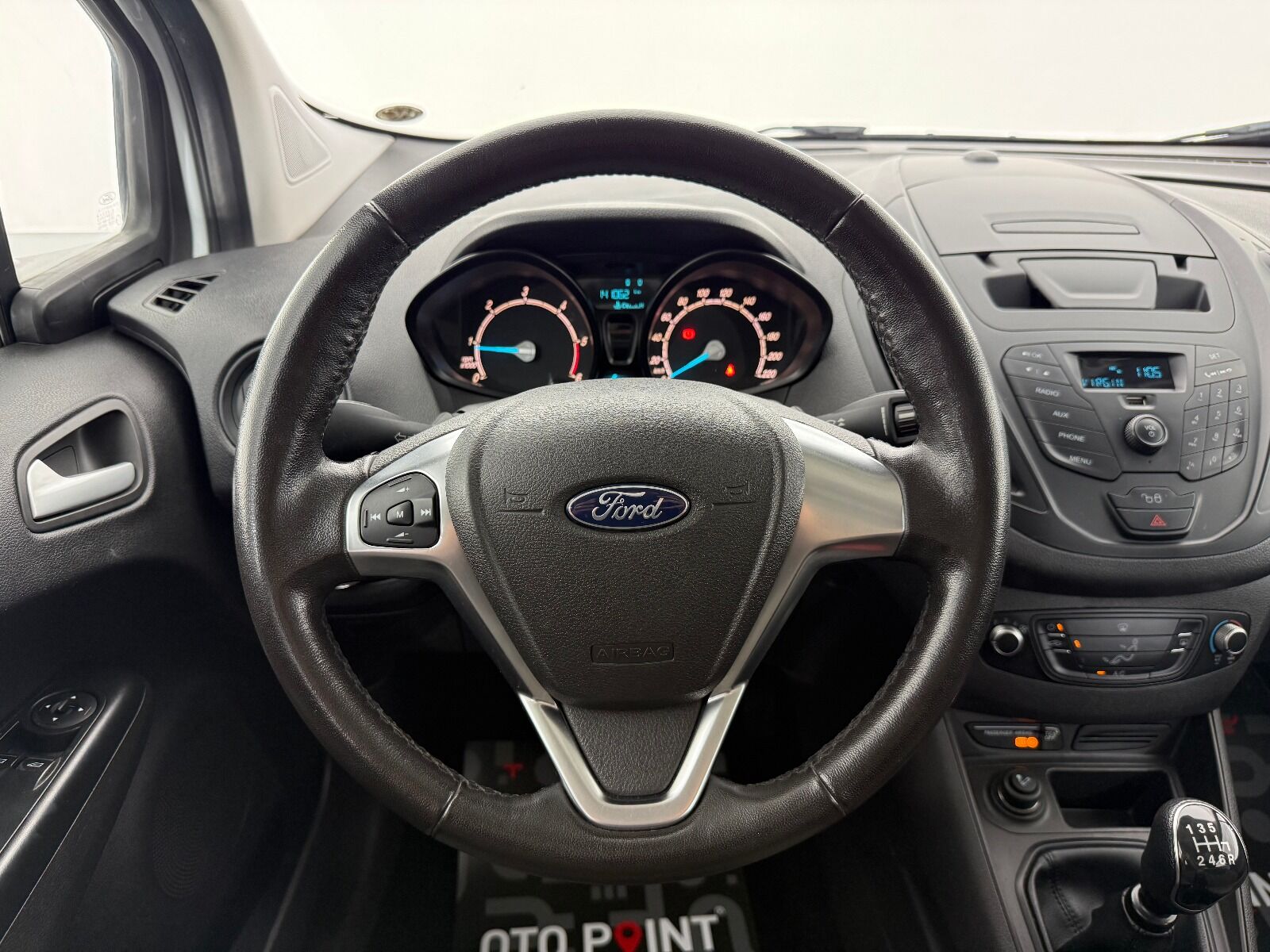 Ford Tourneo Courier 1.5 TDCI Deluxe - 2023 - Detay