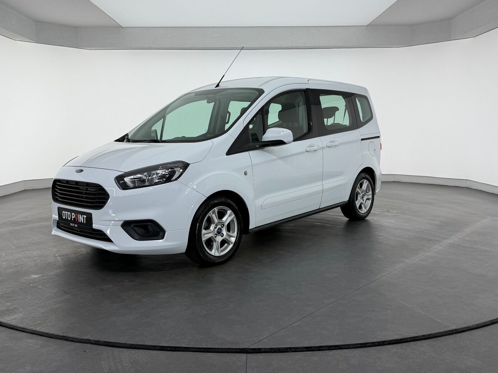 Ford Tourneo Courier 1.5 TDCI Deluxe - 2023 - Detay