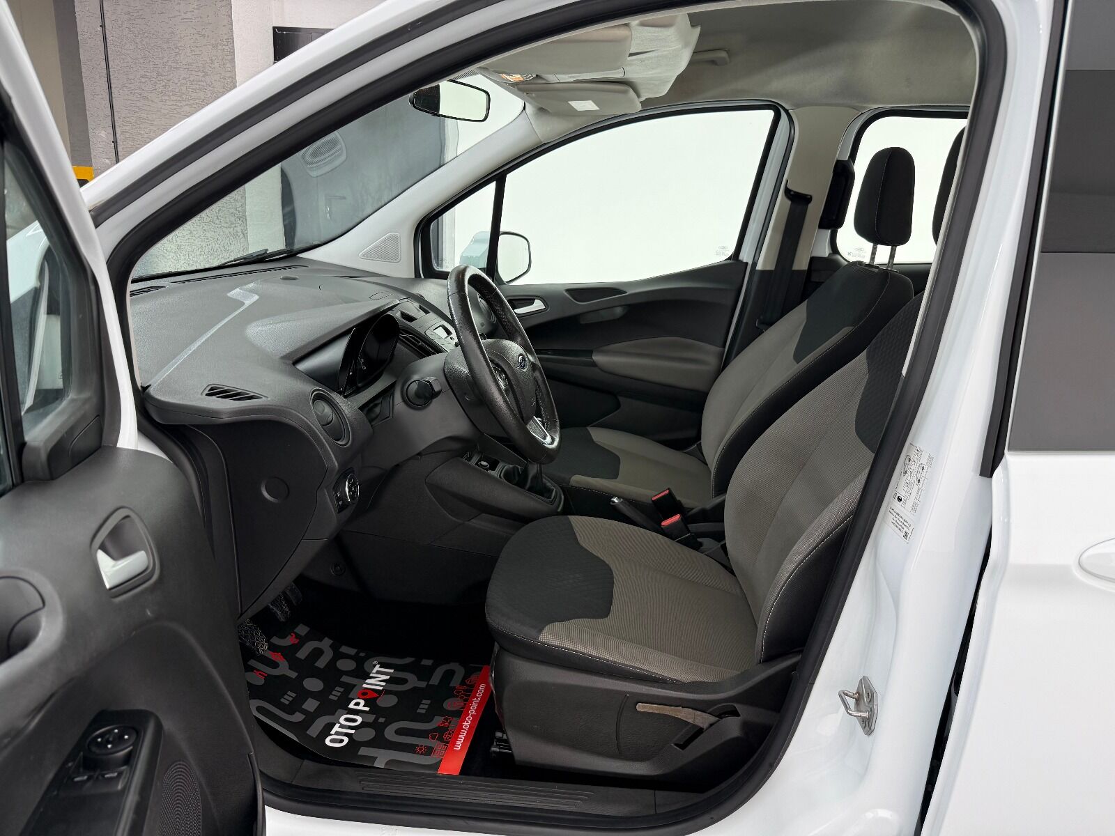 Ford Tourneo Courier 1.5 TDCI Deluxe - 2023 - Detay