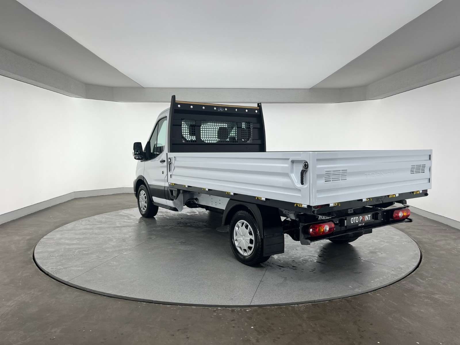 Ford Transit 350 M - 2023 - Detay