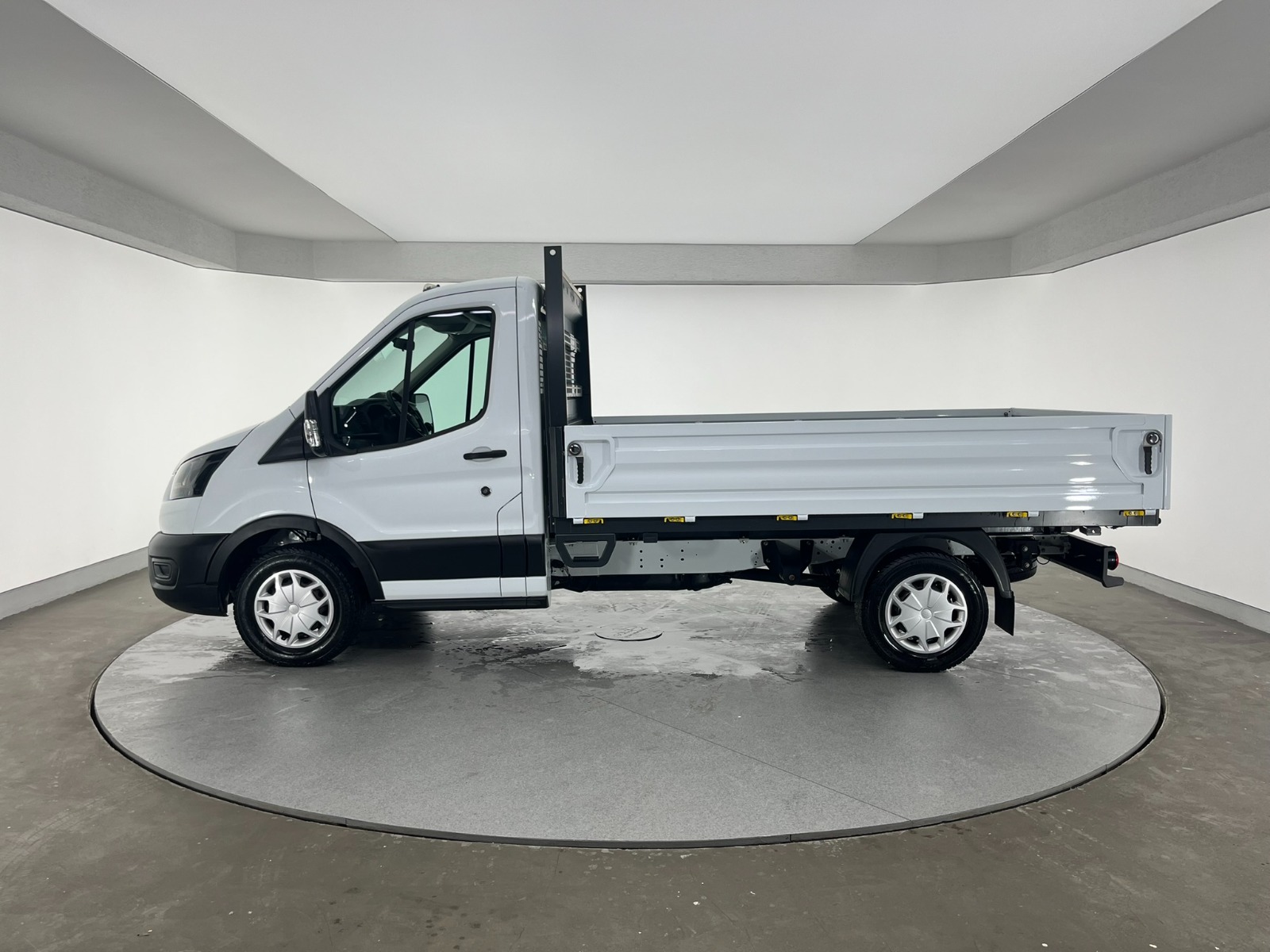 Ford Transit 350 M - 2023 - Detay