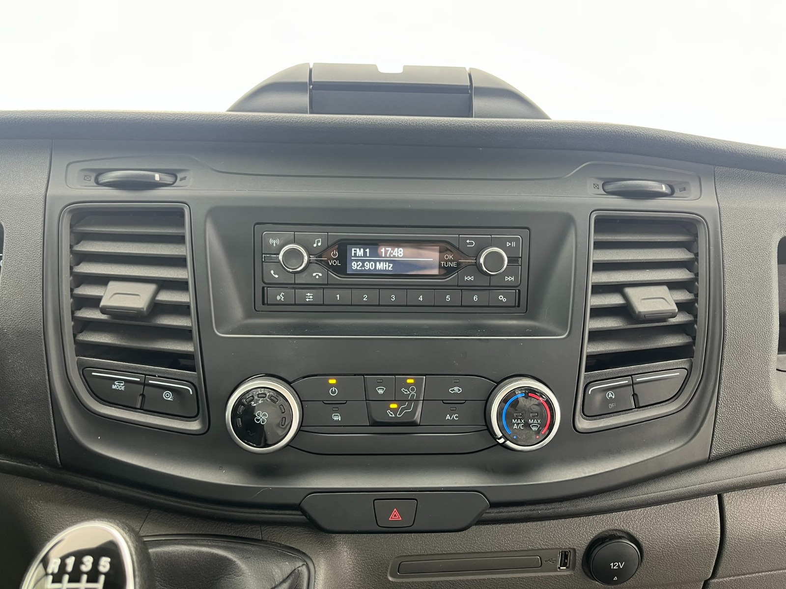 Ford Transit 350 M - 2023 - Detay