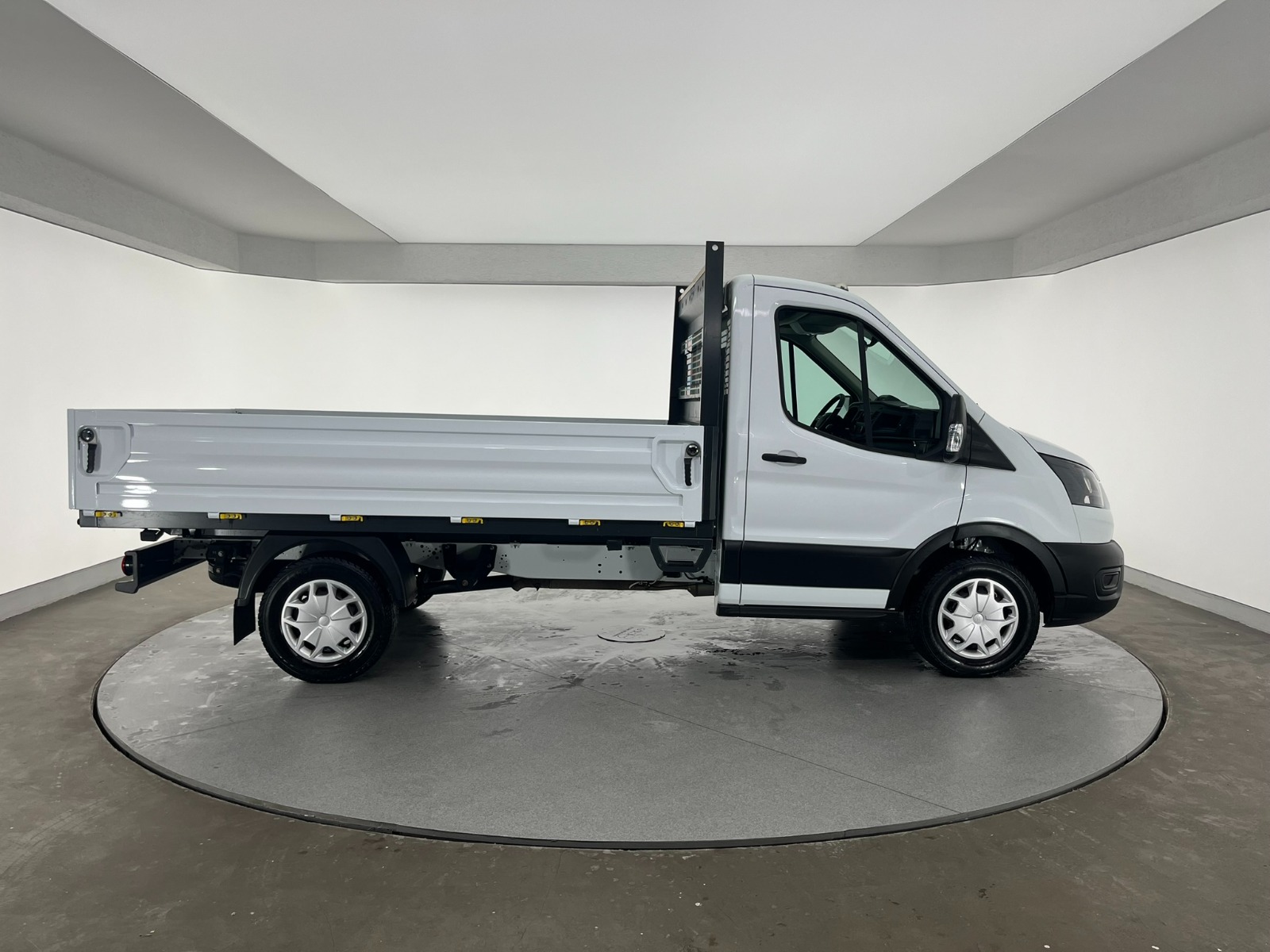 Ford Transit 350 M - 2023 - Detay