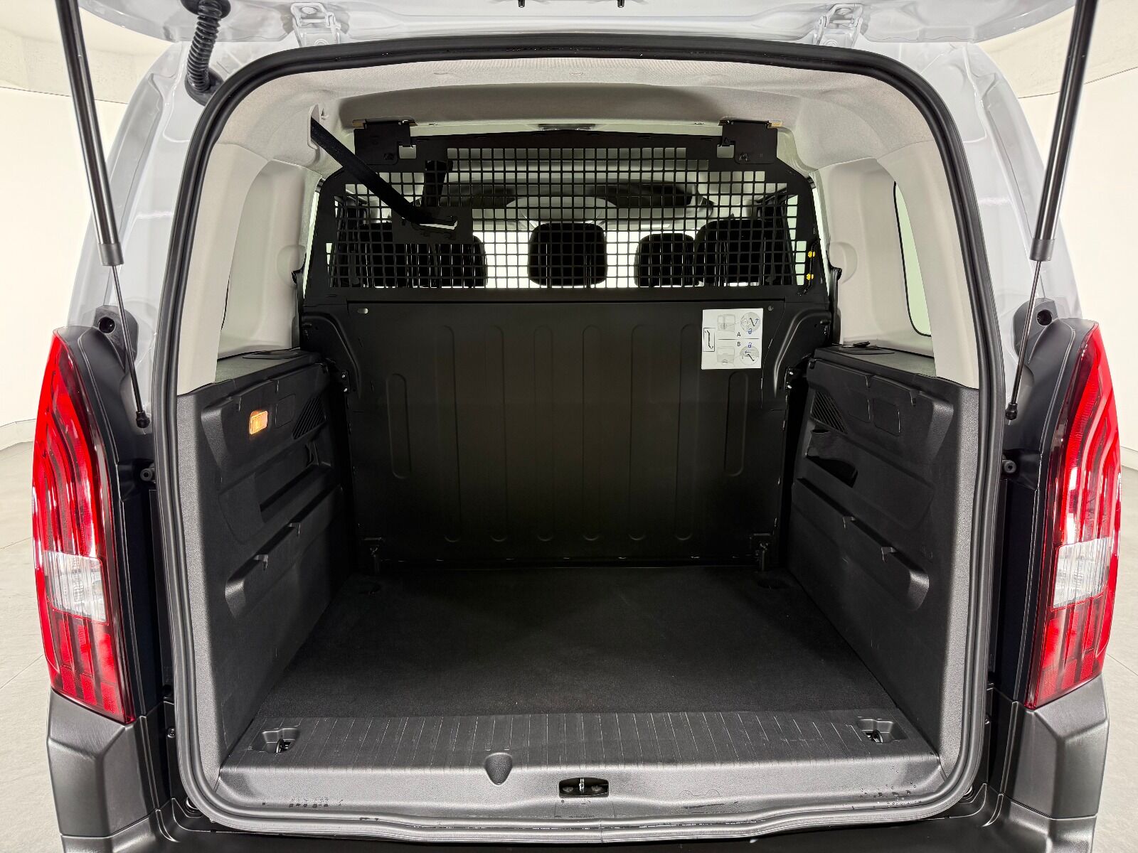 Peugeot Rifter 1.5 BlueHDI Allure EAT8 - 2026 - Detay