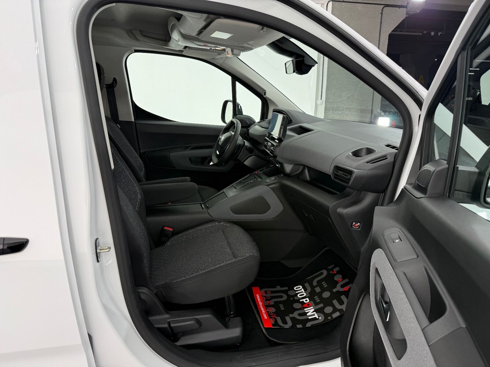 Peugeot Rifter 1.5 BlueHDI Allure EAT8 - 2026 - Detay
