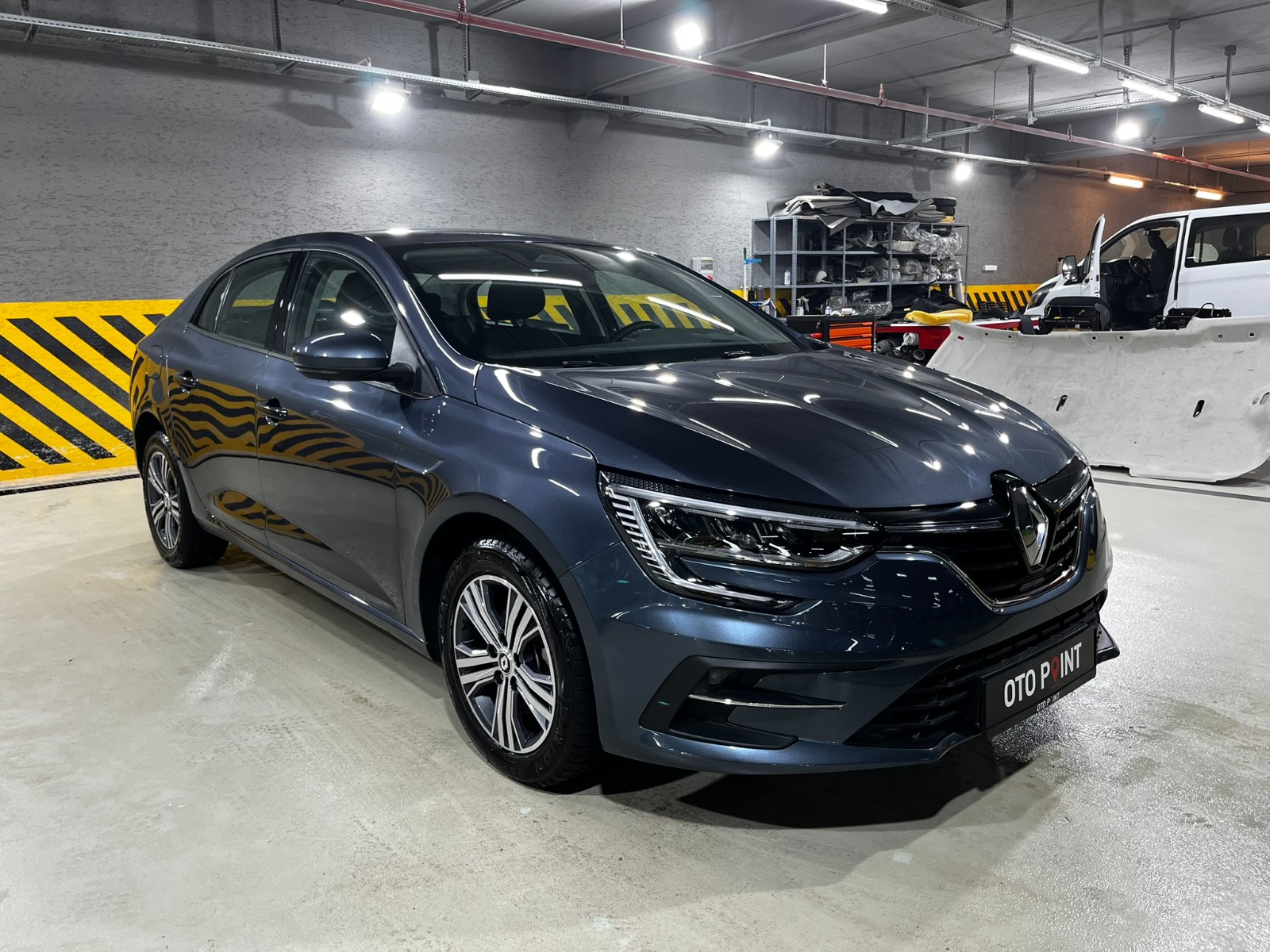 Renault Megane Sedan 1.3 TCe Touch EDC - 2024