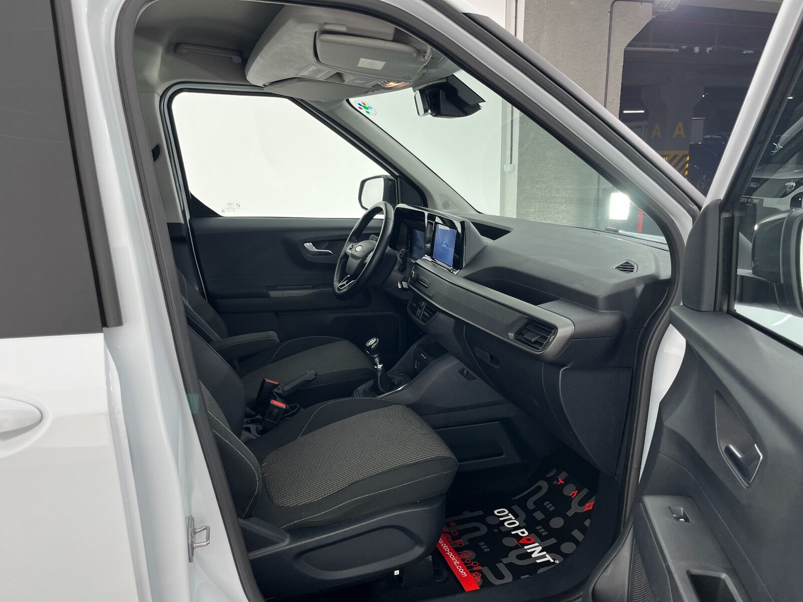 Ford Tourneo Courier Kombi 1.5 EcoBlue Deluxe - 2025 - Detay