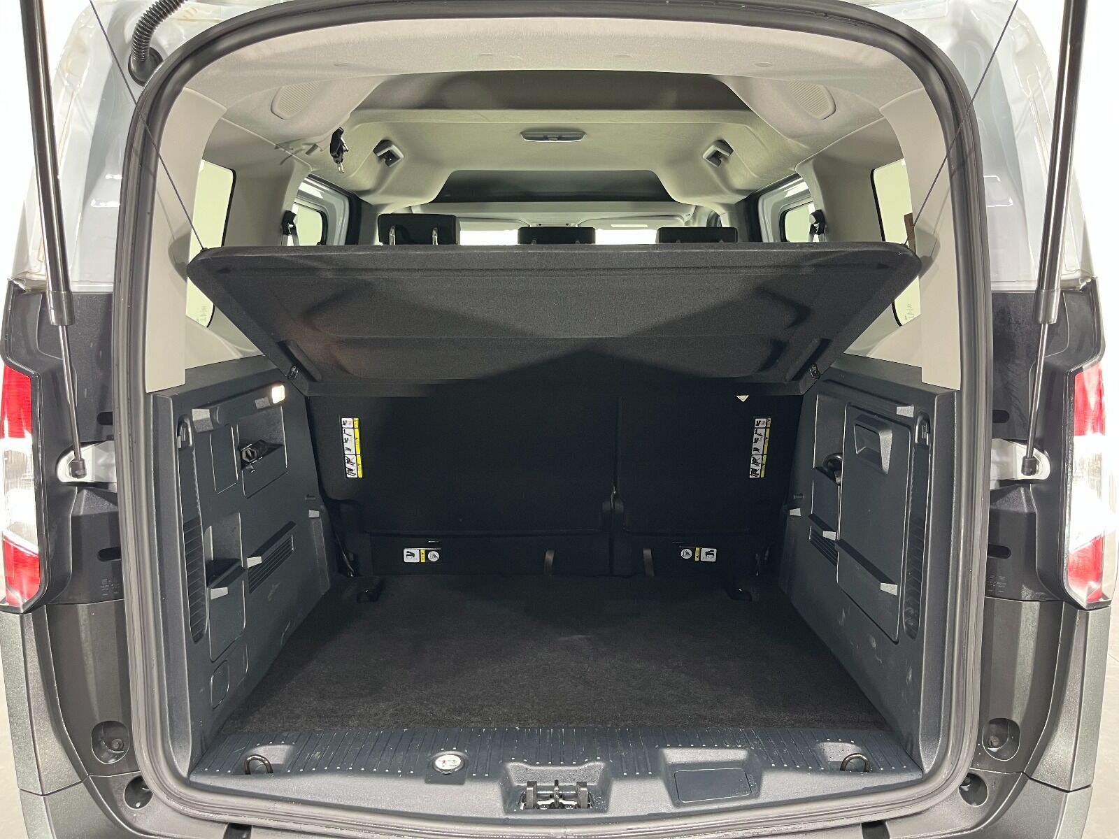 Ford Tourneo Courier Kombi 1.5 EcoBlue Deluxe - 2025 - Detay