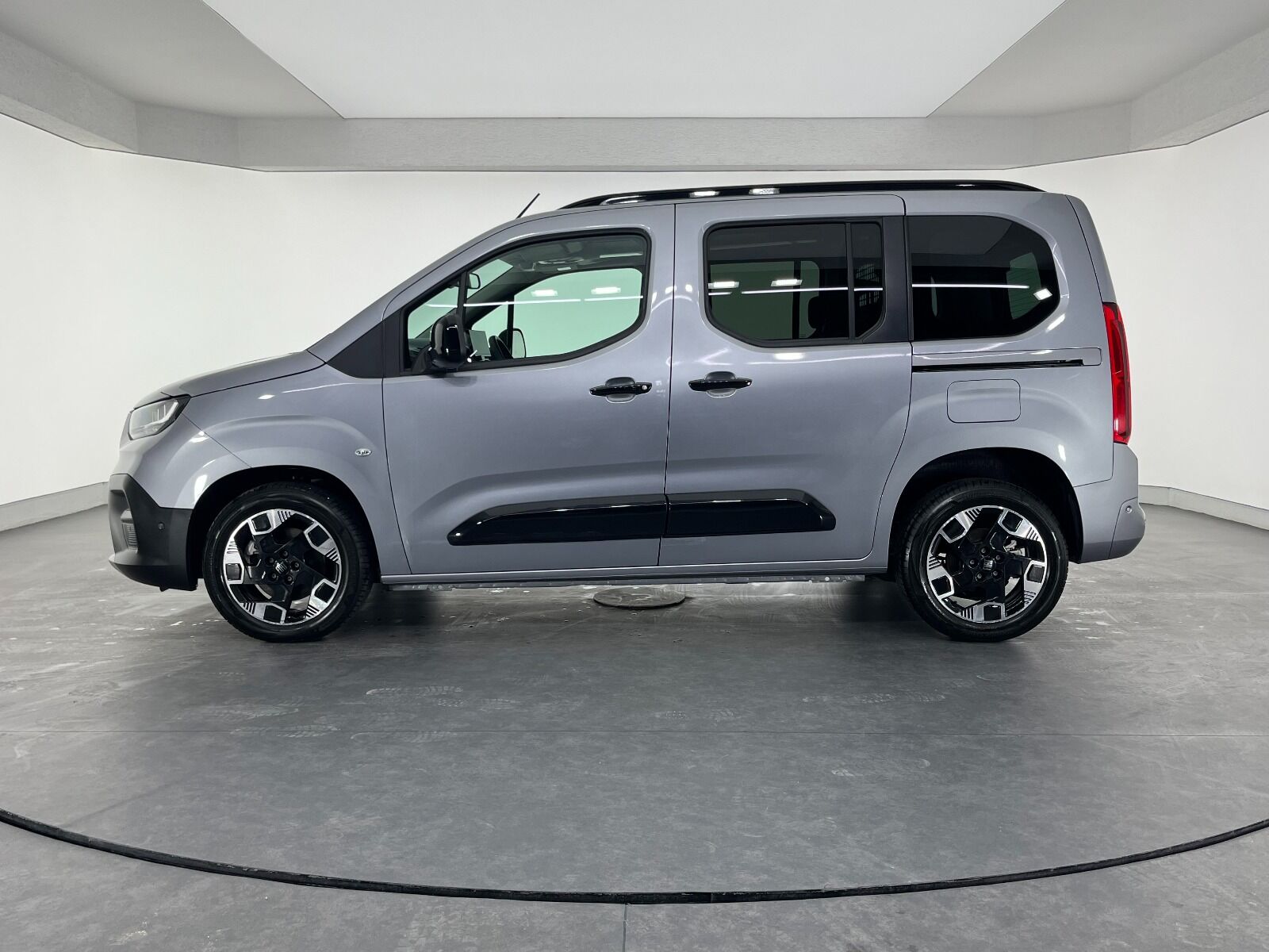 Fiat Doblo Combi 1.5 BlueHDI Premio Plus Otomatik - 2025 - Detay