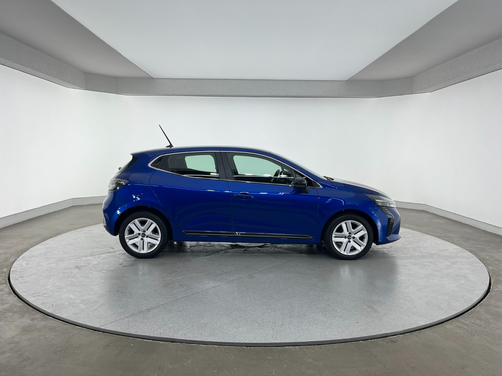 Renault Clio Hatchback 1.0 TCe Evolution X-Tronic - 2024 - Detay