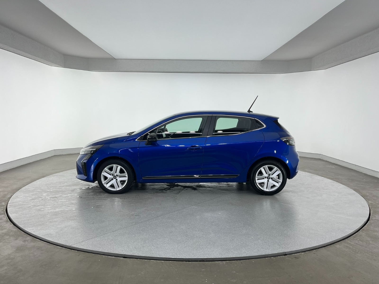 Renault Clio Hatchback 1.0 TCe Evolution X-Tronic - 2024 - Detay
