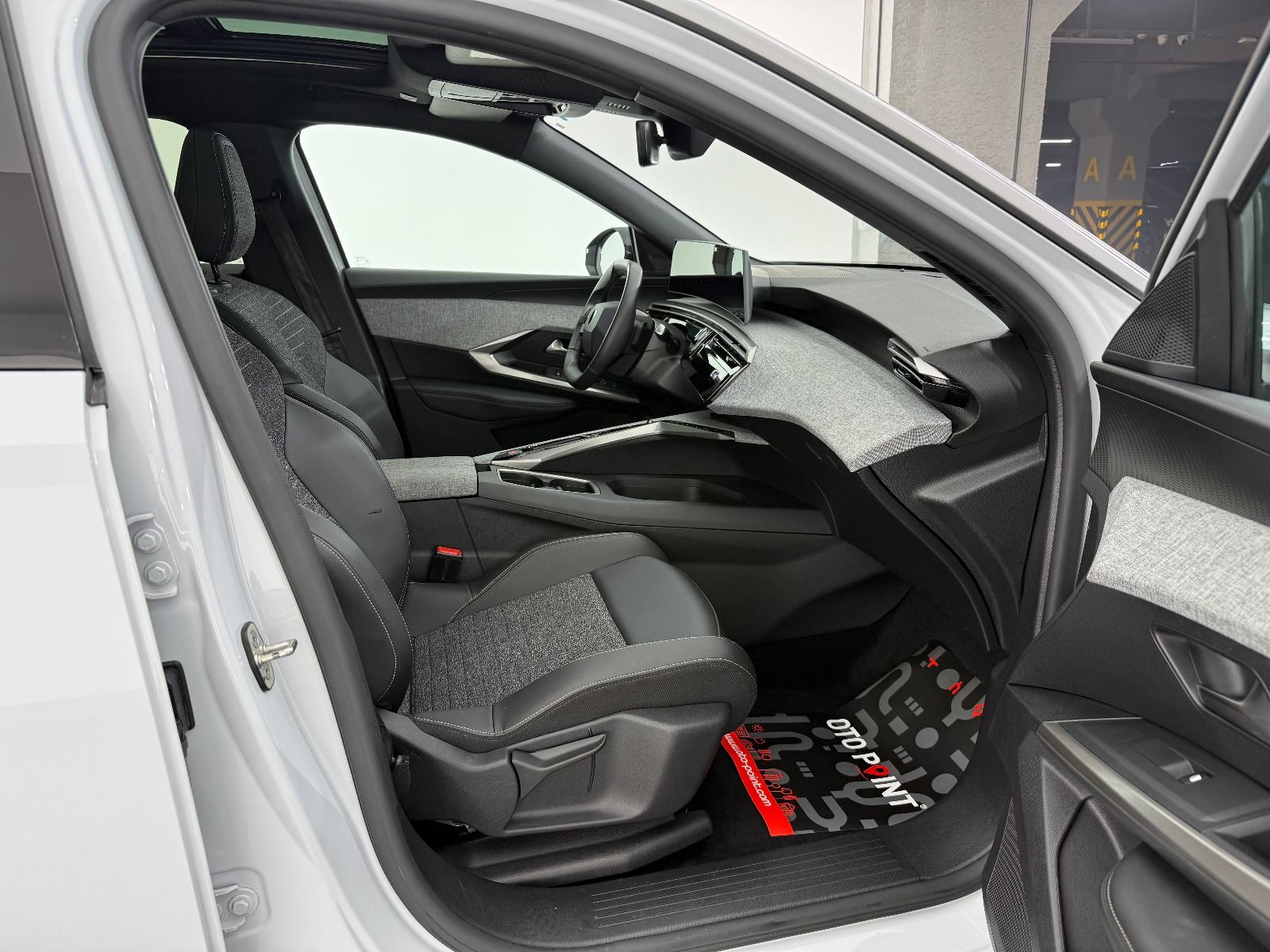 Peugeot 3008 1.2 Hybrid Allure e-DCS6 - 2025 - Detay