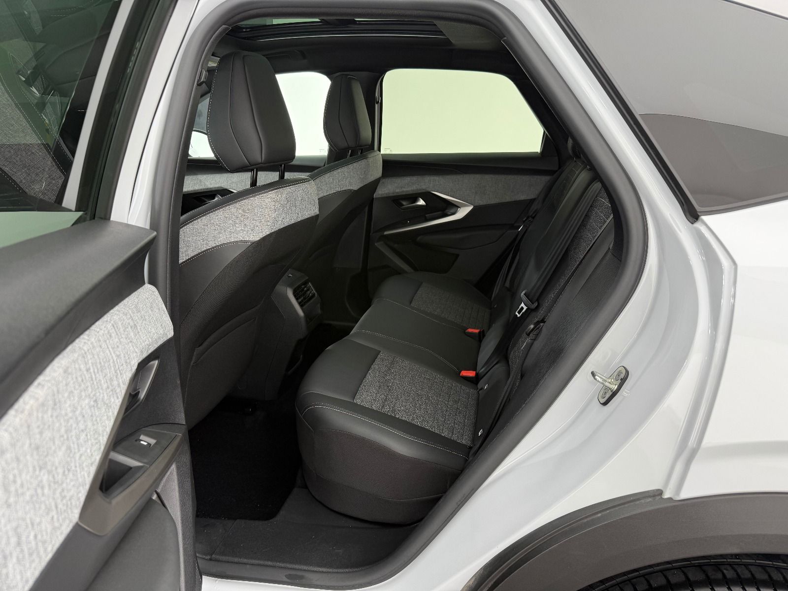 Peugeot 3008 1.2 Hybrid Allure e-DCS6 - 2025 - Detay