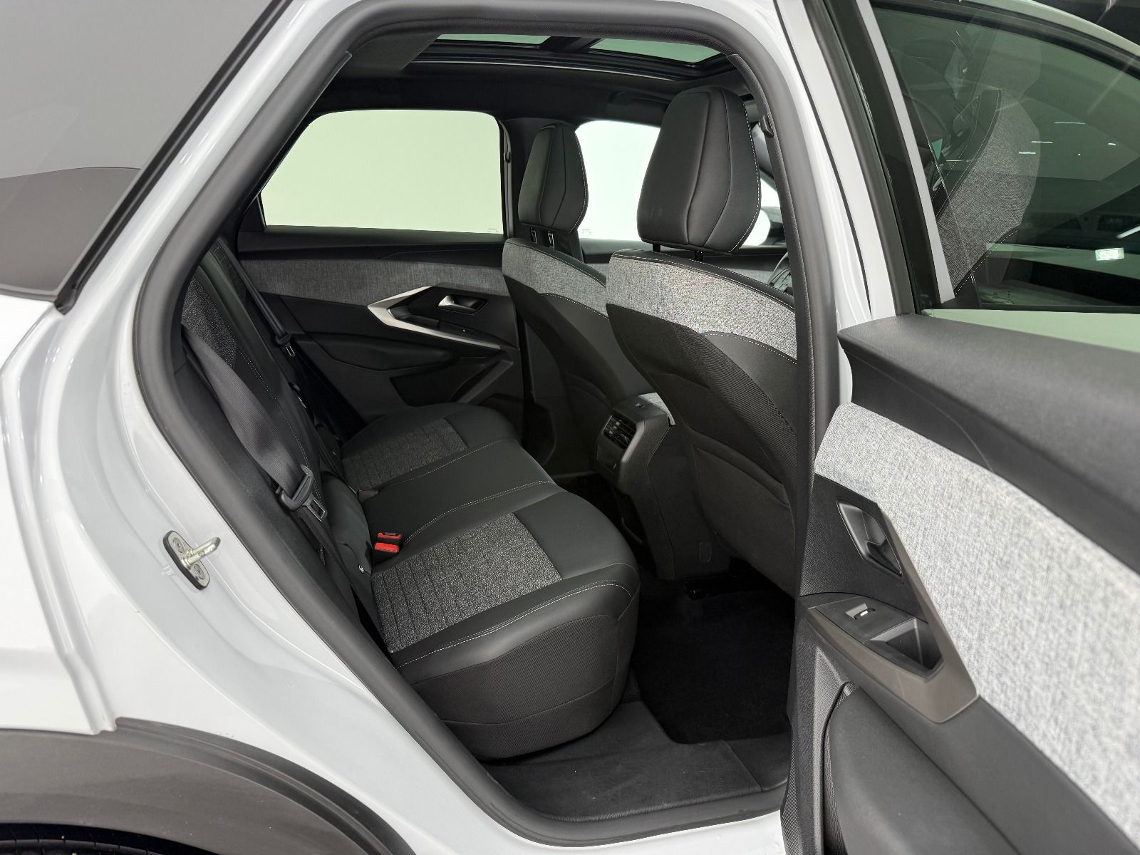 Peugeot 3008 1.2 Hybrid Allure e-DCS6 - 2025 - Detay