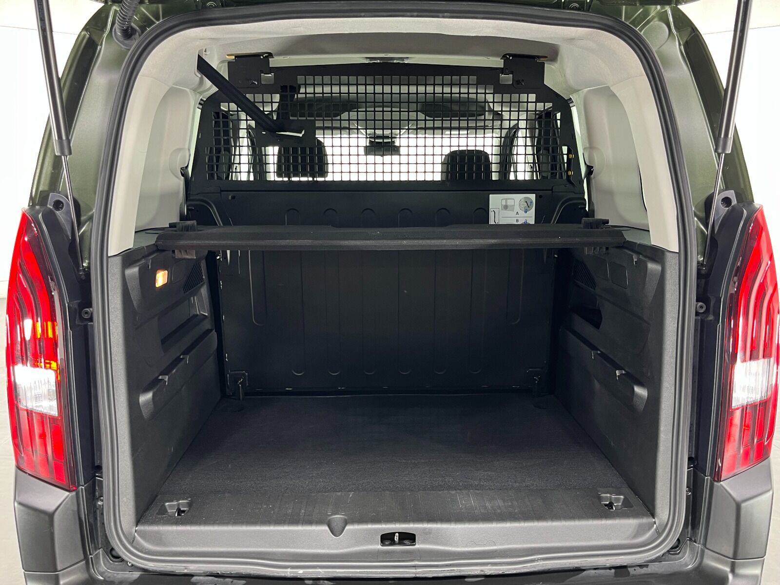 Peugeot Rifter 1.5 BlueHDI Allure EAT8 - 2025 - Detay