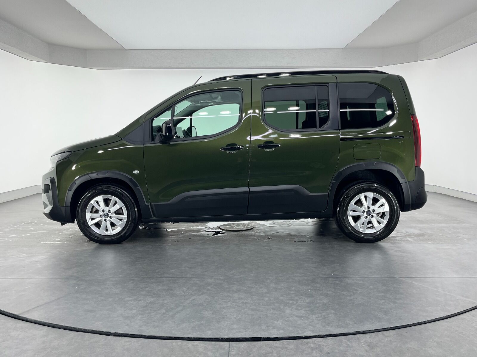 Peugeot Rifter 1.5 BlueHDI Allure EAT8 - 2025 - Detay