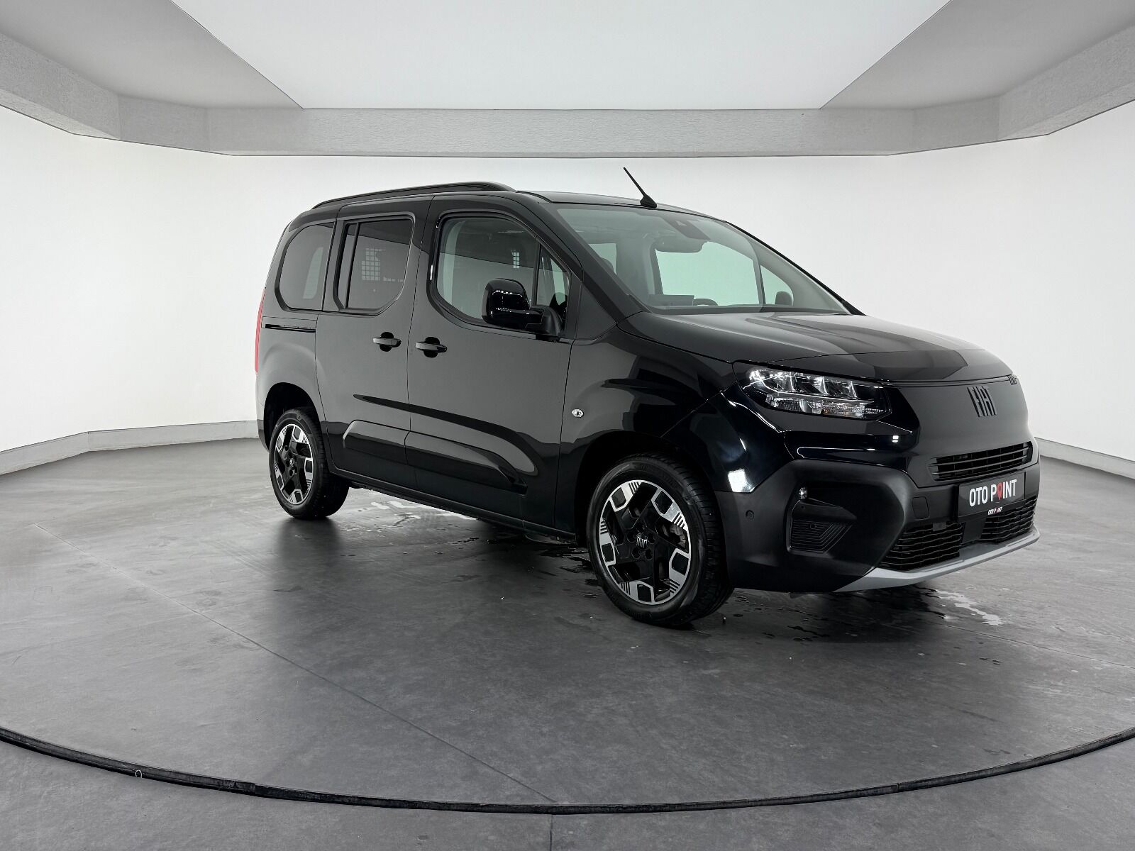 Fiat Doblo Combi 1.5 BlueHDİ Premio Plus - 2025 - Detay