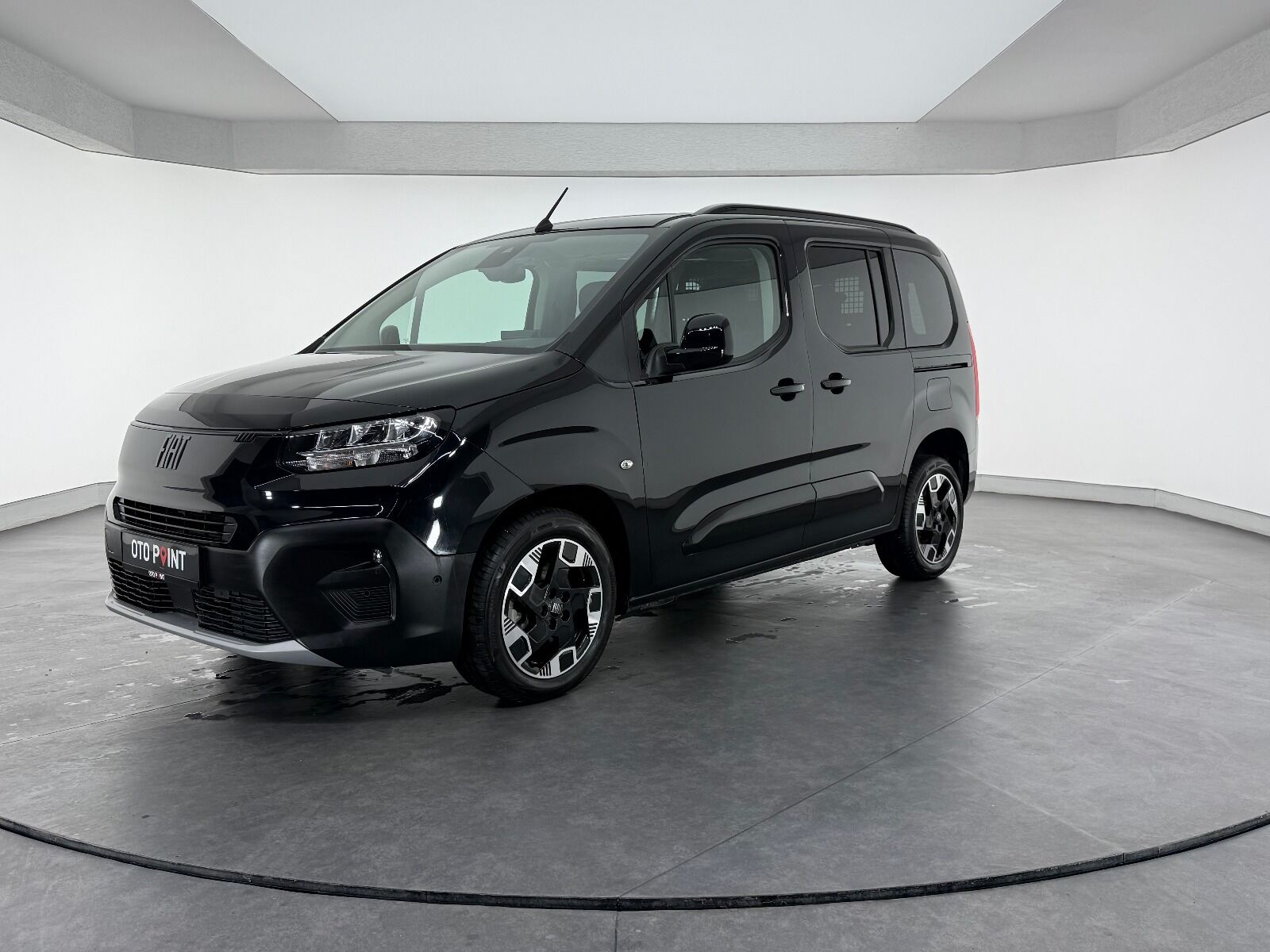 Fiat Doblo Combi 1.5 BlueHDİ Premio Plus - 2025 - Detay