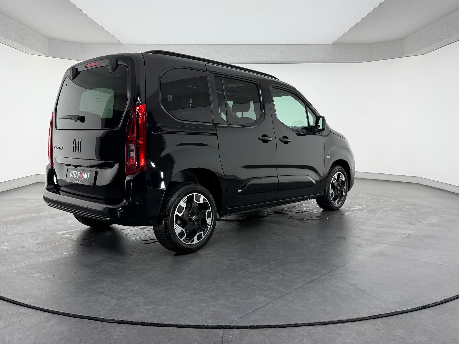 Fiat Doblo Combi 1.5 BlueHDİ Premio Plus - 2025 - Detay