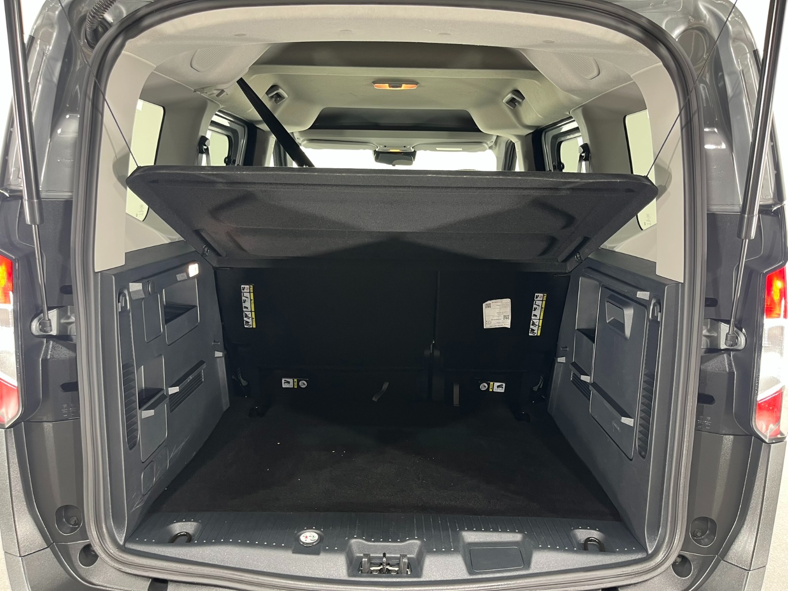 Ford Tourneo Courier Kombi 1.5 EcoBlue Deluxe - 2025 - Detay