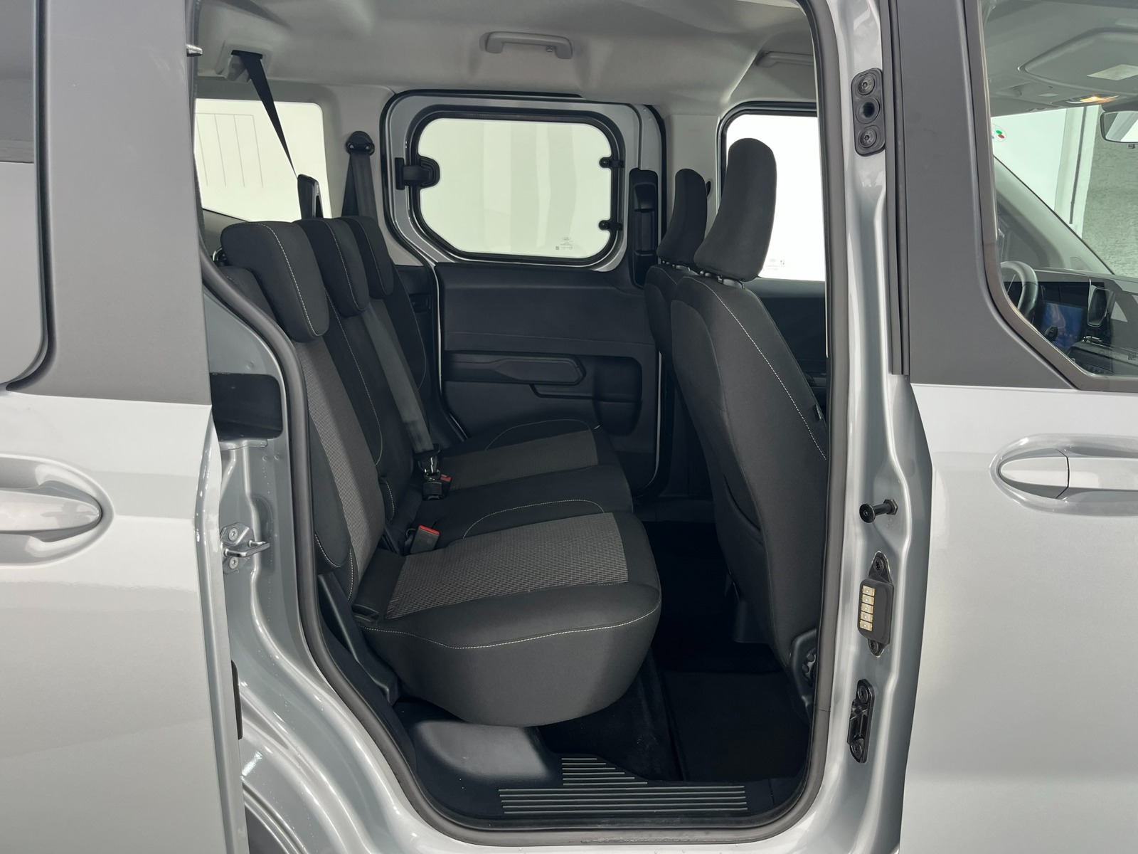 Ford Tourneo Courier Kombi 1.5 EcoBlue Deluxe - 2025 - Detay