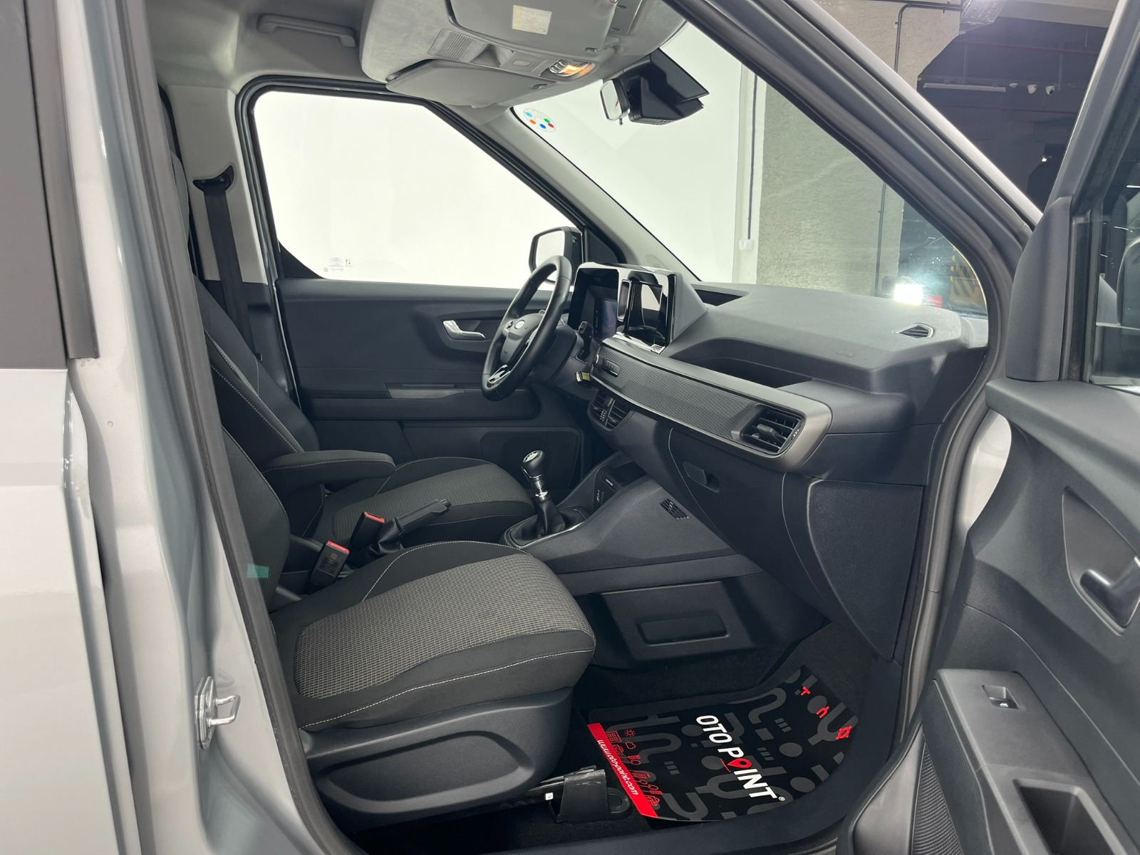 Ford Tourneo Courier Kombi 1.5 EcoBlue Deluxe - 2025 - Detay