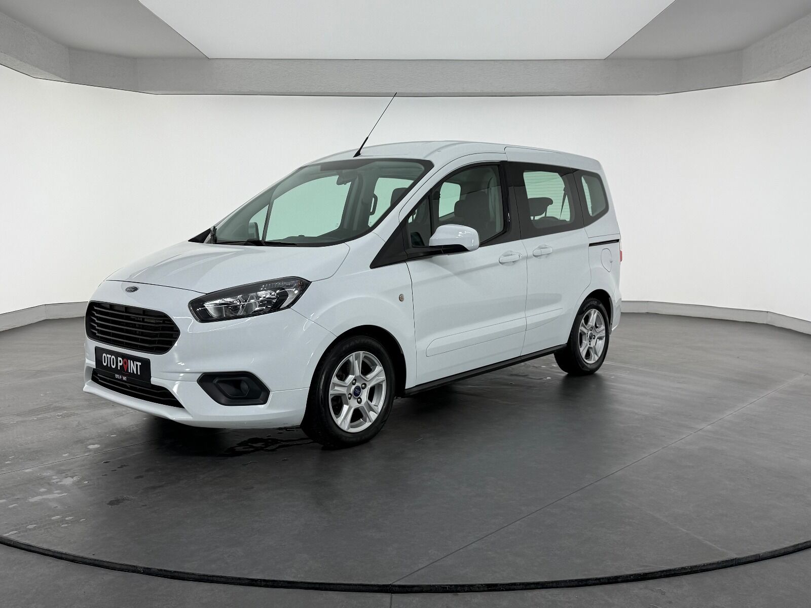 Ford Tourneo Courier 1.5 TDCI Deluxe - 2023 - Detay