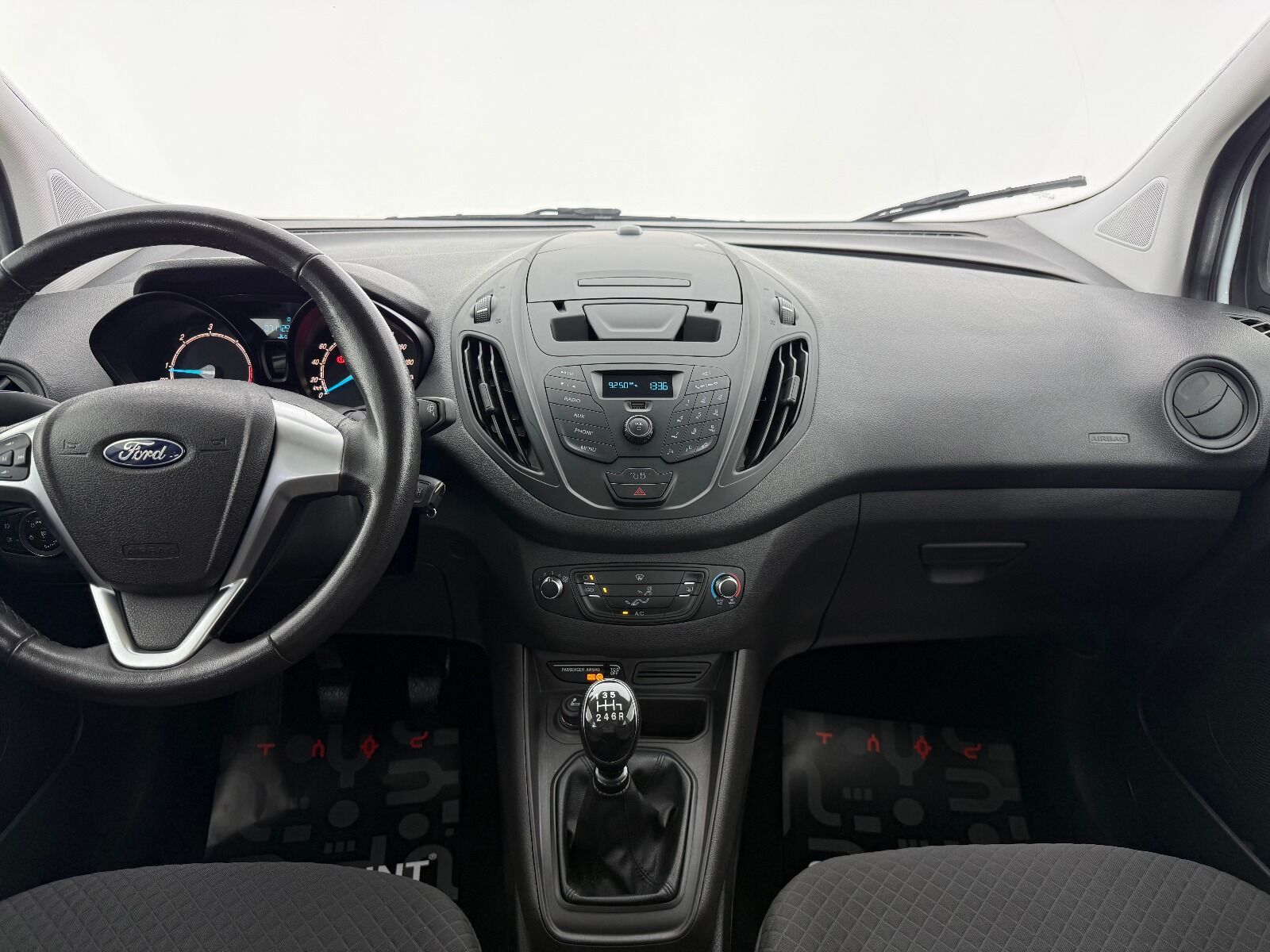 Ford Tourneo Courier 1.5 TDCI Deluxe - 2023 - Detay