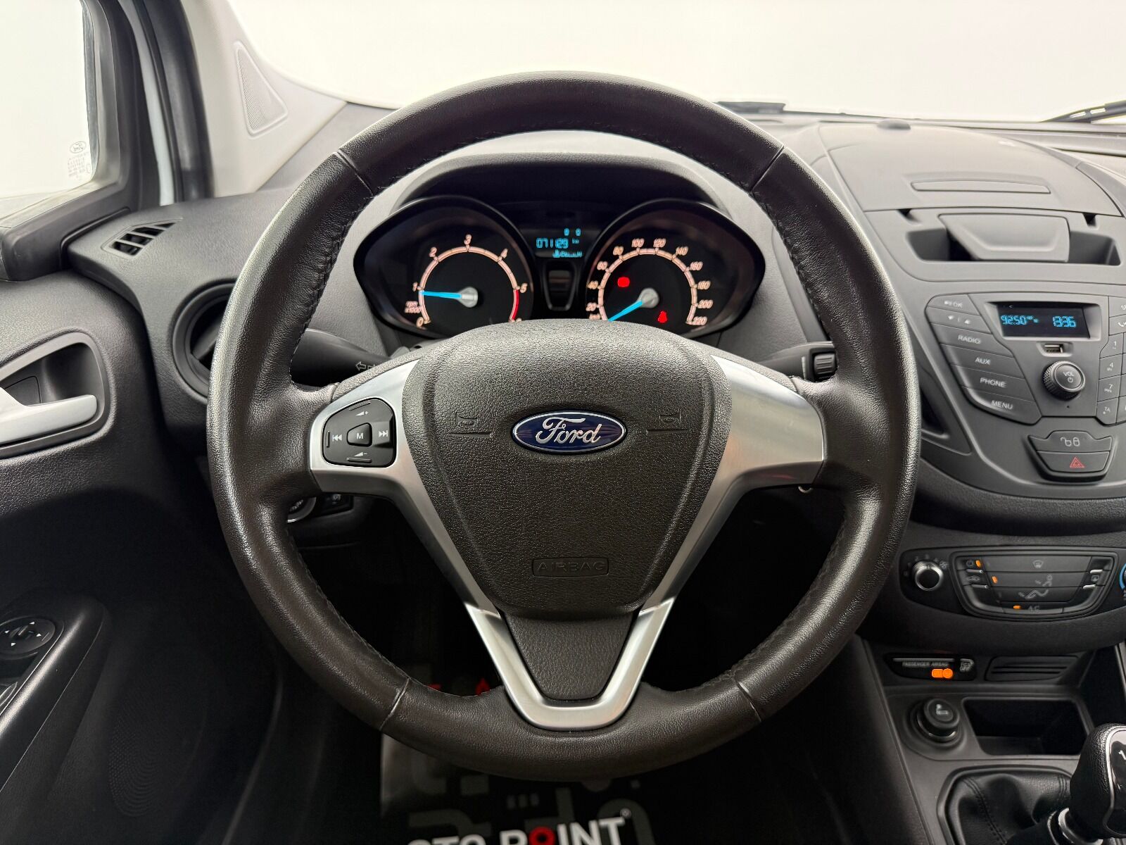 Ford Tourneo Courier 1.5 TDCI Deluxe - 2023 - Detay