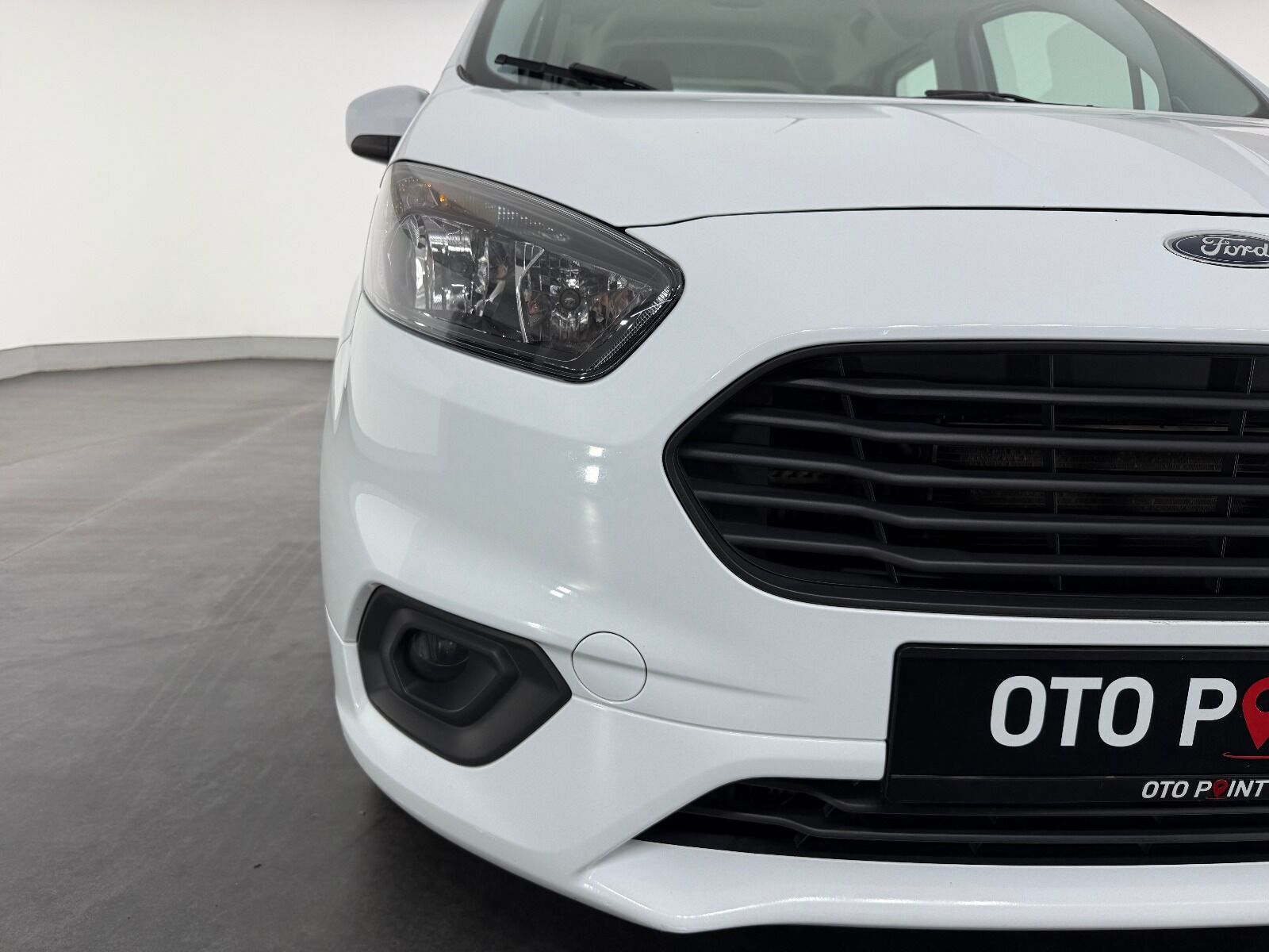 Ford Tourneo Courier 1.5 TDCI Deluxe - 2023 - Detay
