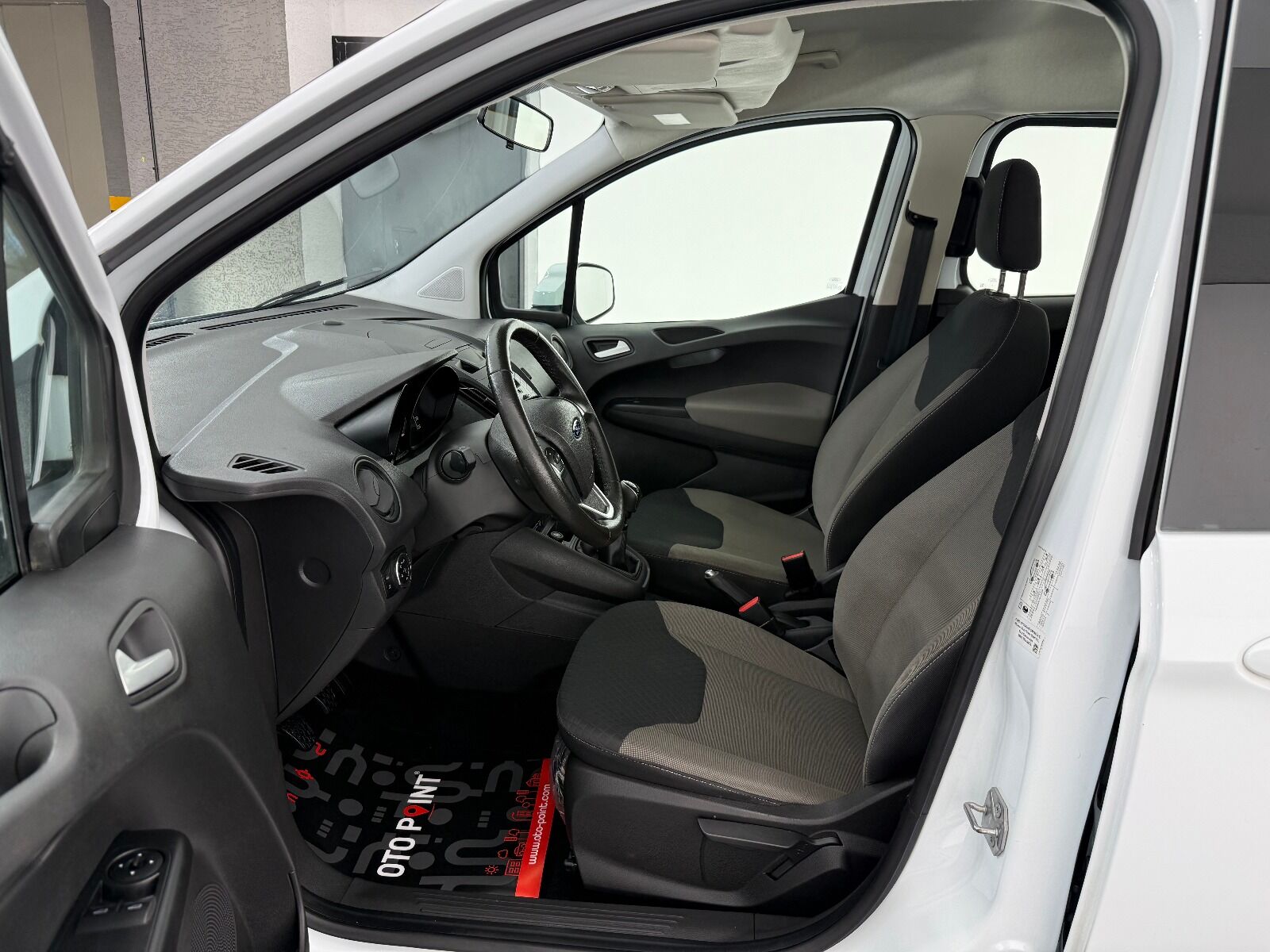 Ford Tourneo Courier 1.5 TDCI Deluxe - 2023 - Detay