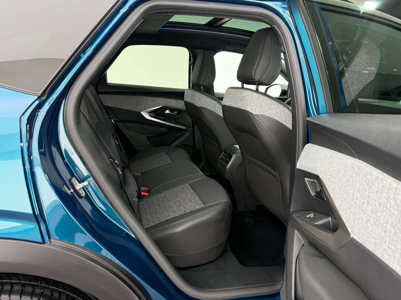 Peugeot 3008 1.2 Hybrid Allure e-DCS6 - 2025 - Detay