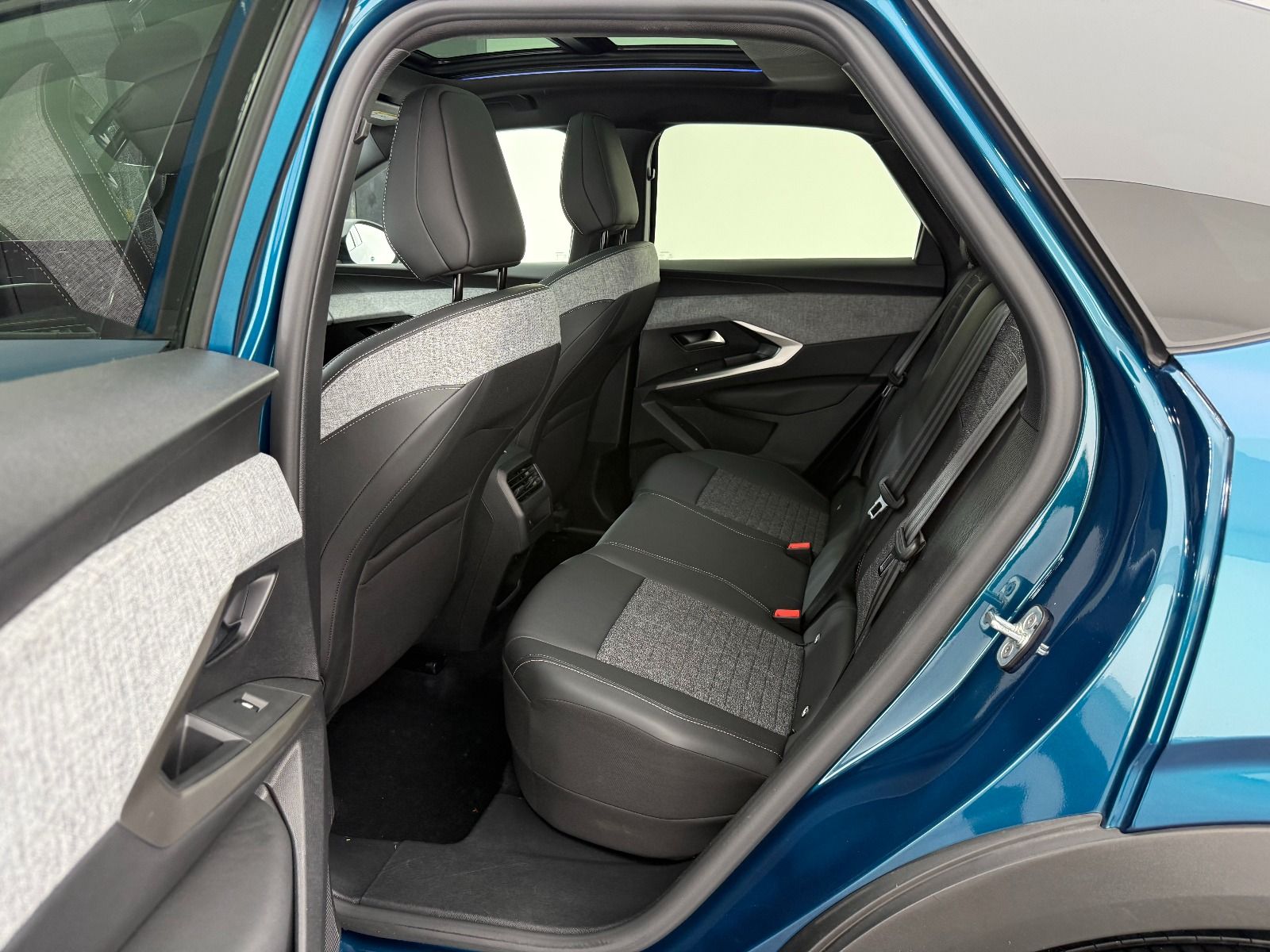 Peugeot 3008 1.2 Hybrid Allure e-DCS6 - 2025 - Detay