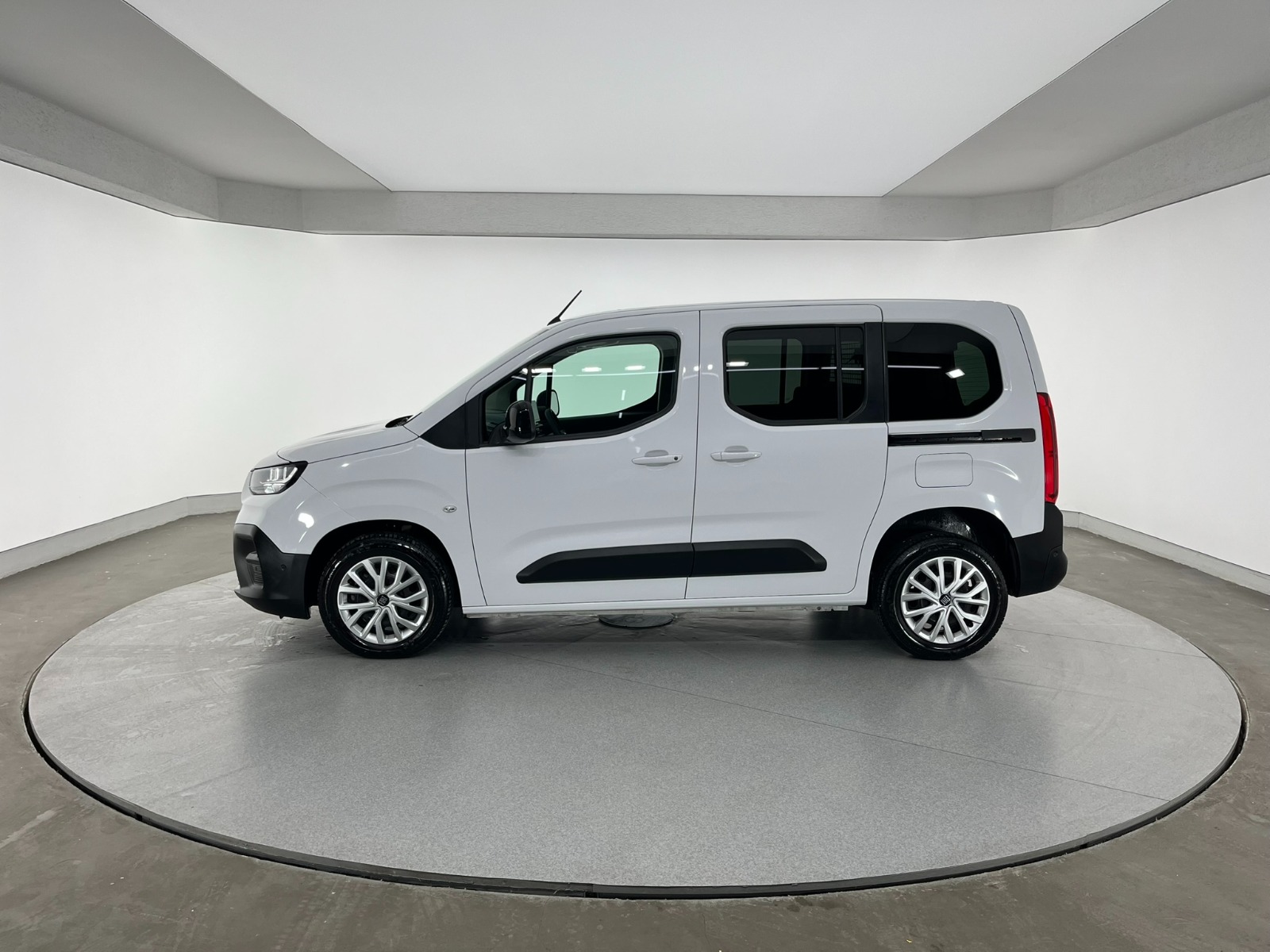 Fiat Doblo Combi 1.5 BlueHDI Easy - 2024 - Detay