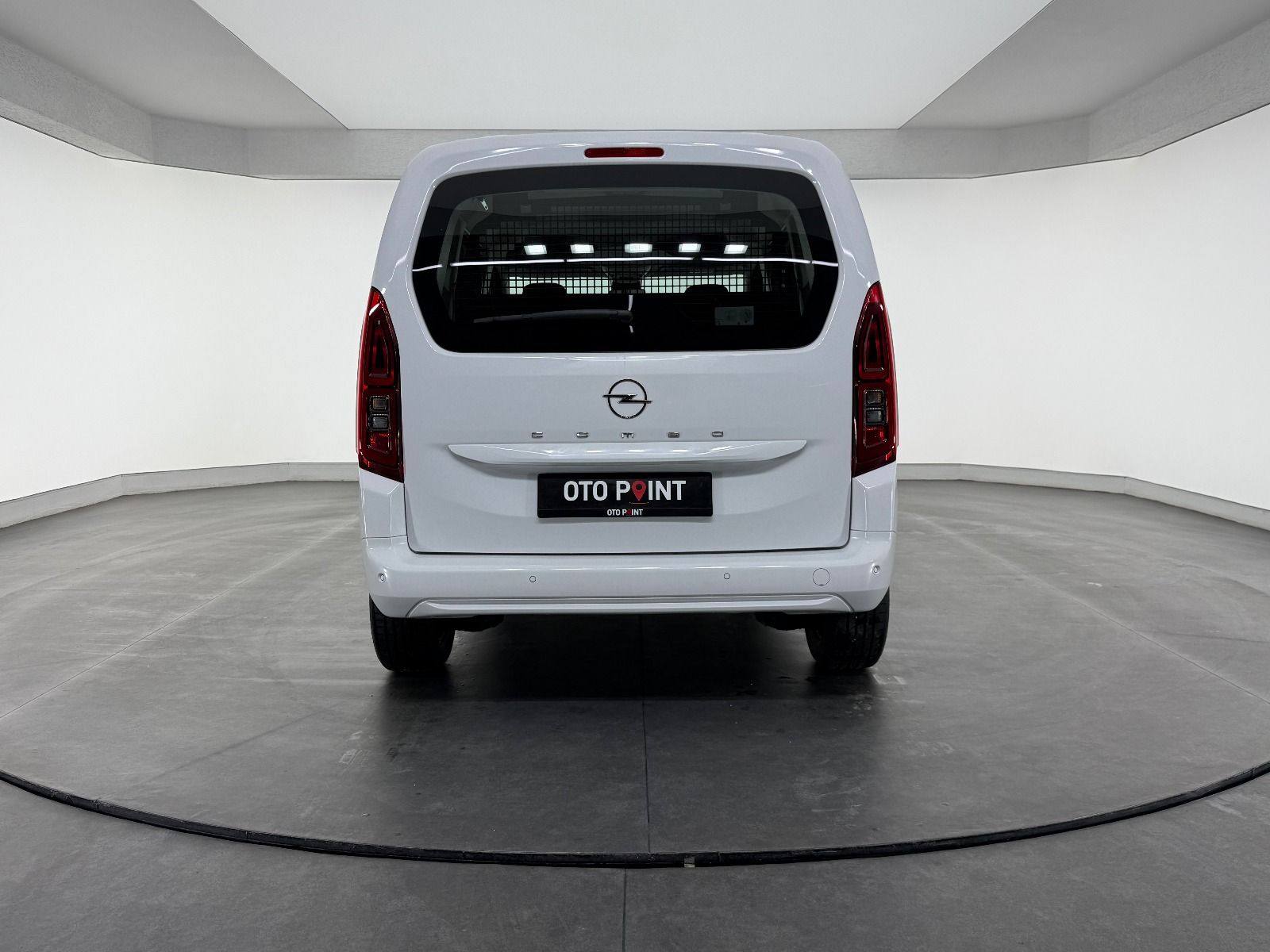 Opel Combo 1.5 D Essential - 2026 - Detay