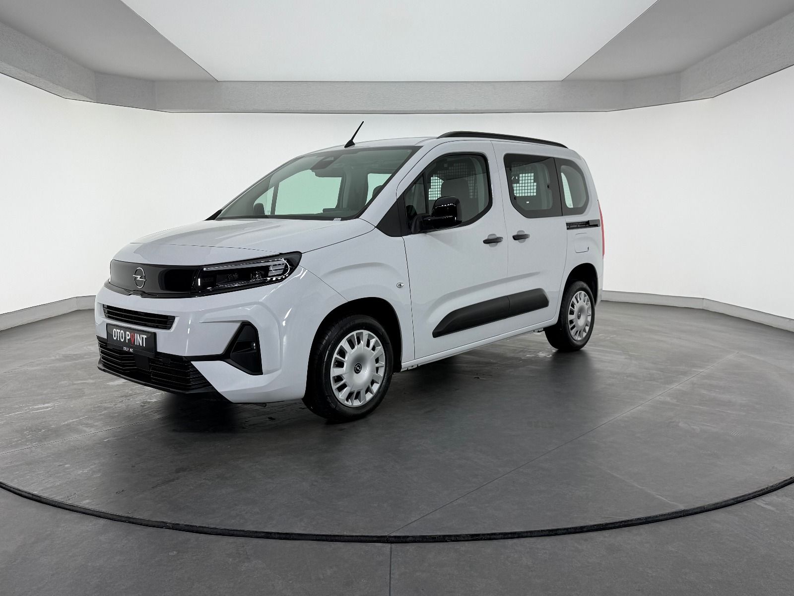 Opel Combo 1.5 D Essential - 2026 - Detay