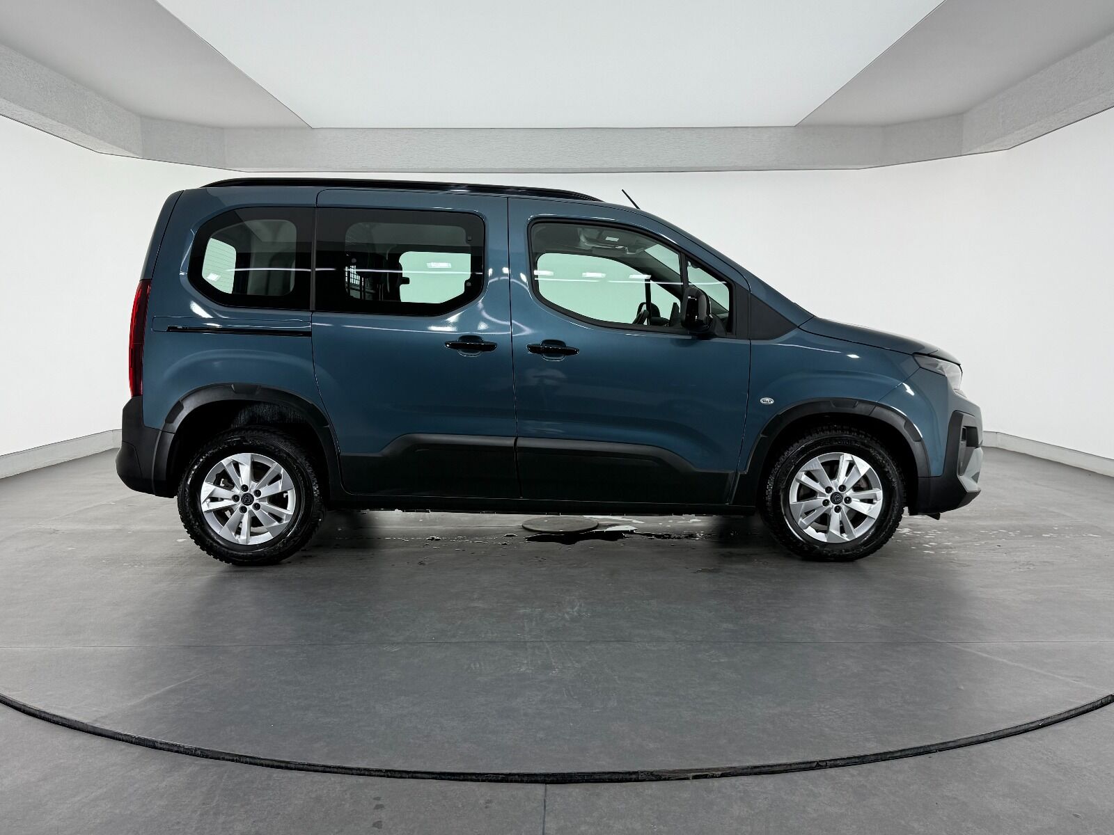 Peugeot Rifter 1.5 BlueHDI Allure EAT8 - 2025 - Detay