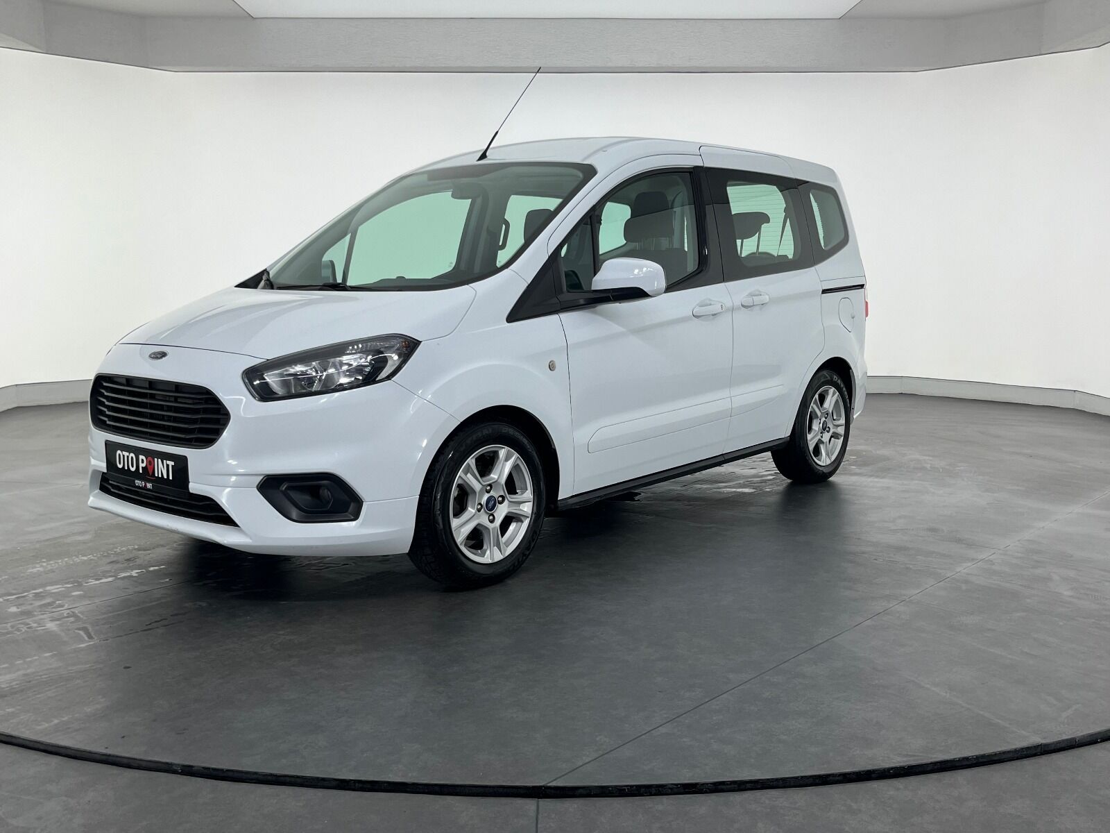 Ford Tourneo Courier 1.5 TDCI Deluxe - 2023 - Detay