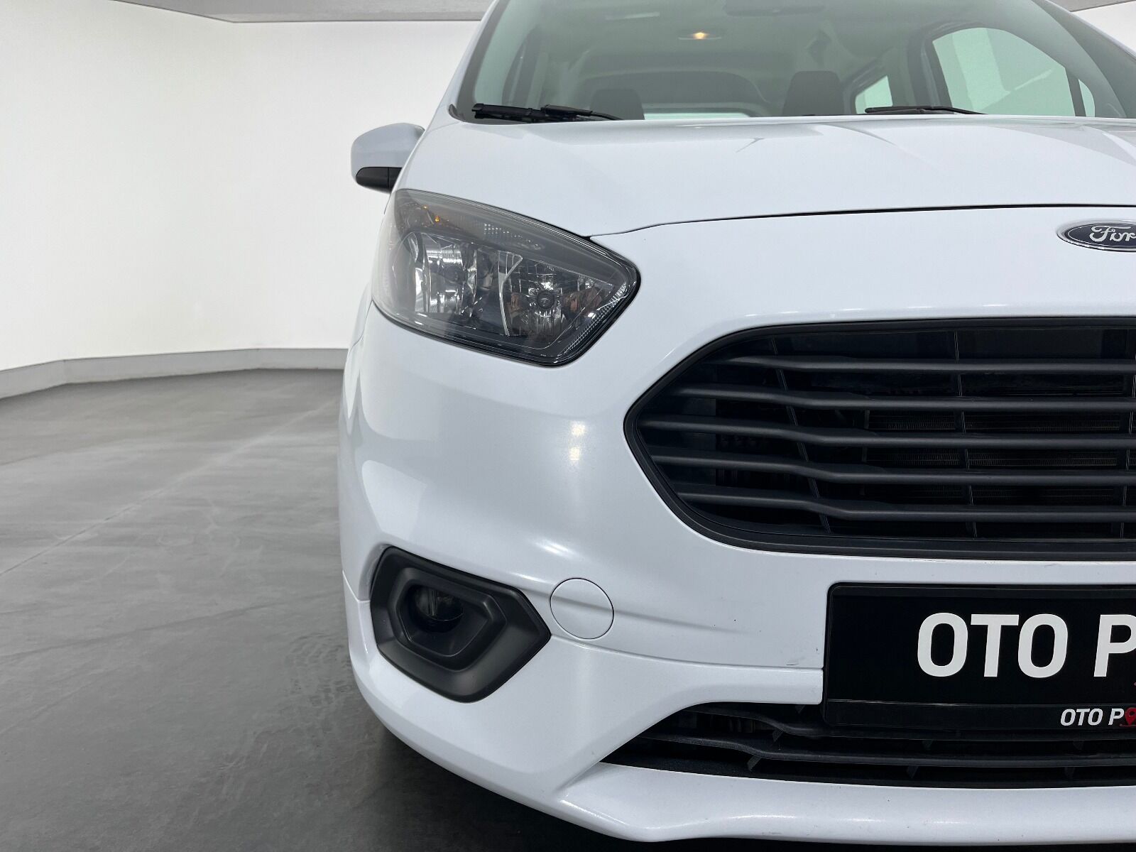 Ford Tourneo Courier 1.5 TDCI Deluxe - 2023 - Detay